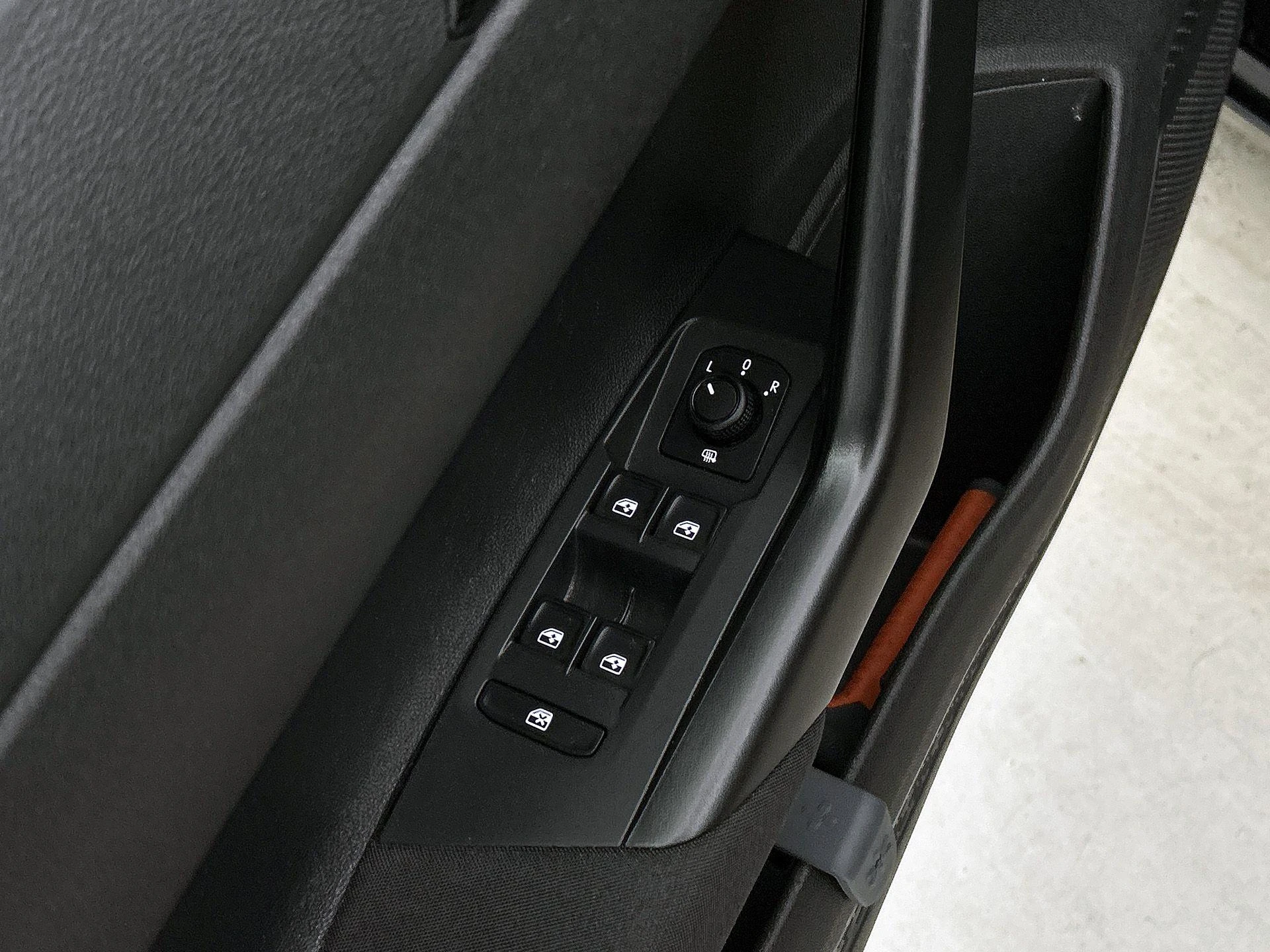 Volkswagen-Polo-image-22