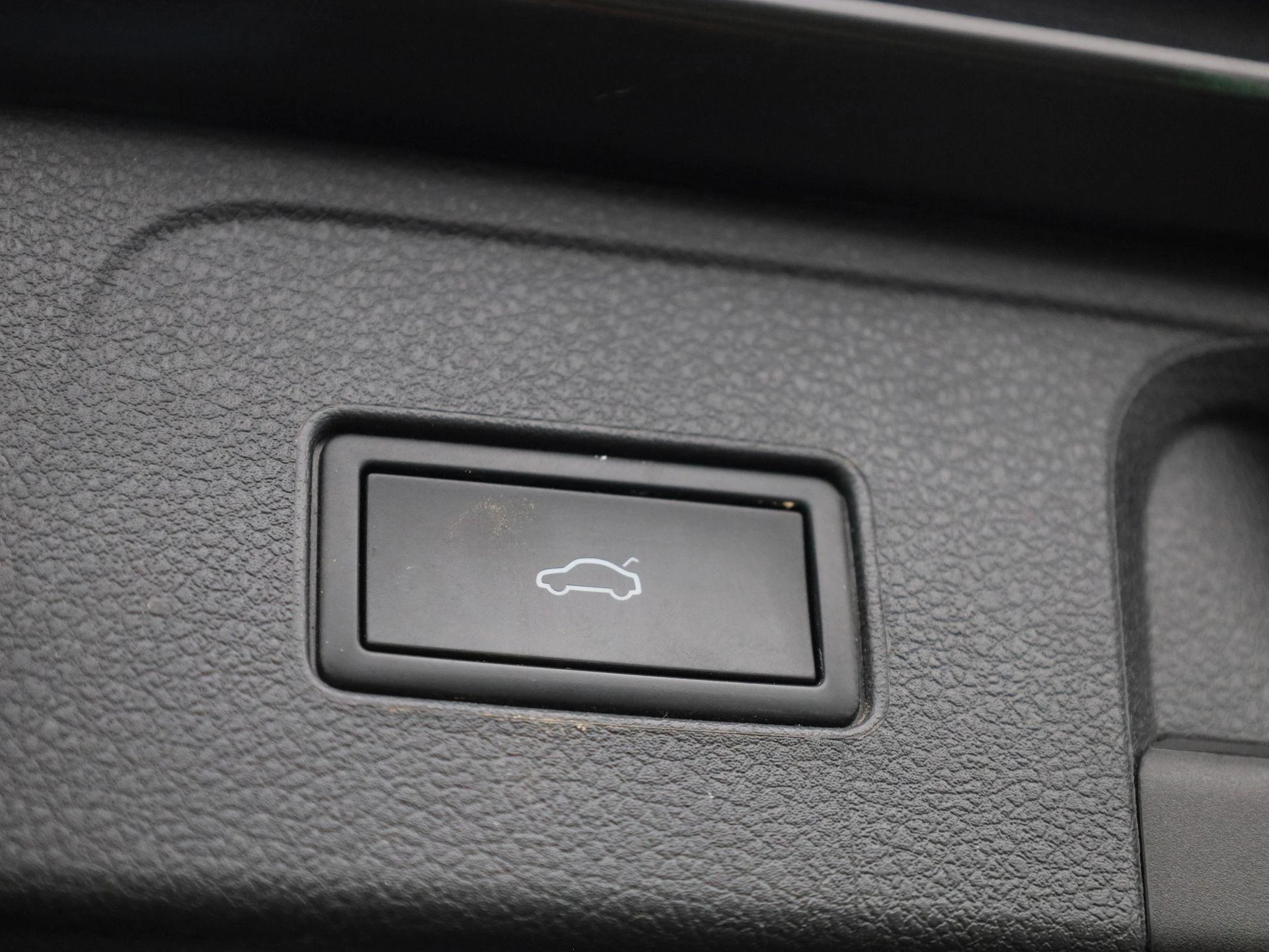 Volkswagen-Passat-image-14