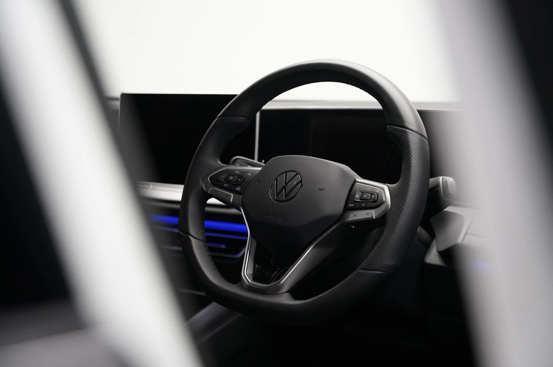 Volkswagen-Tiguan-image-15
