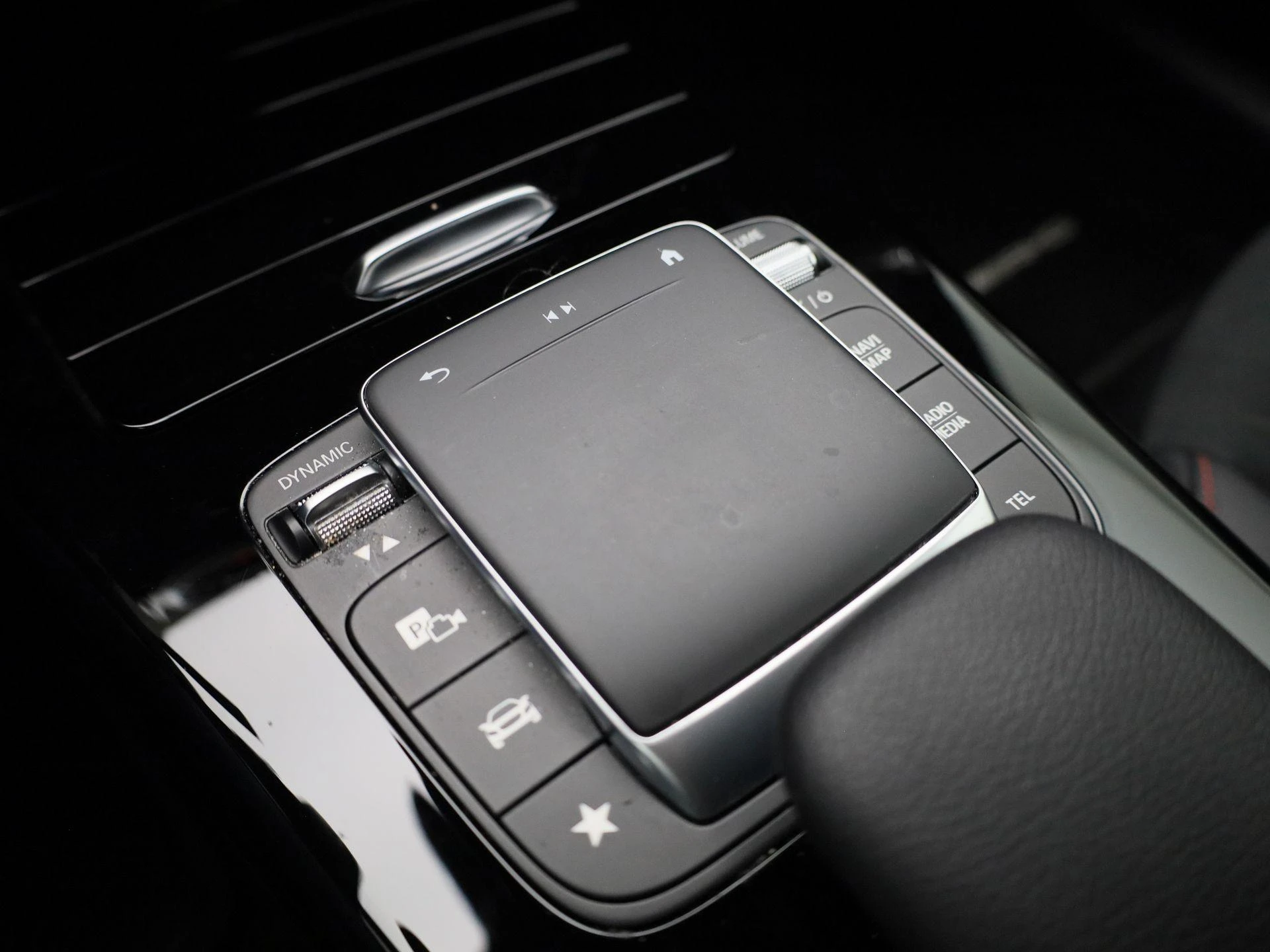 Mercedes-Benz CLA 180 Business Solution AMG