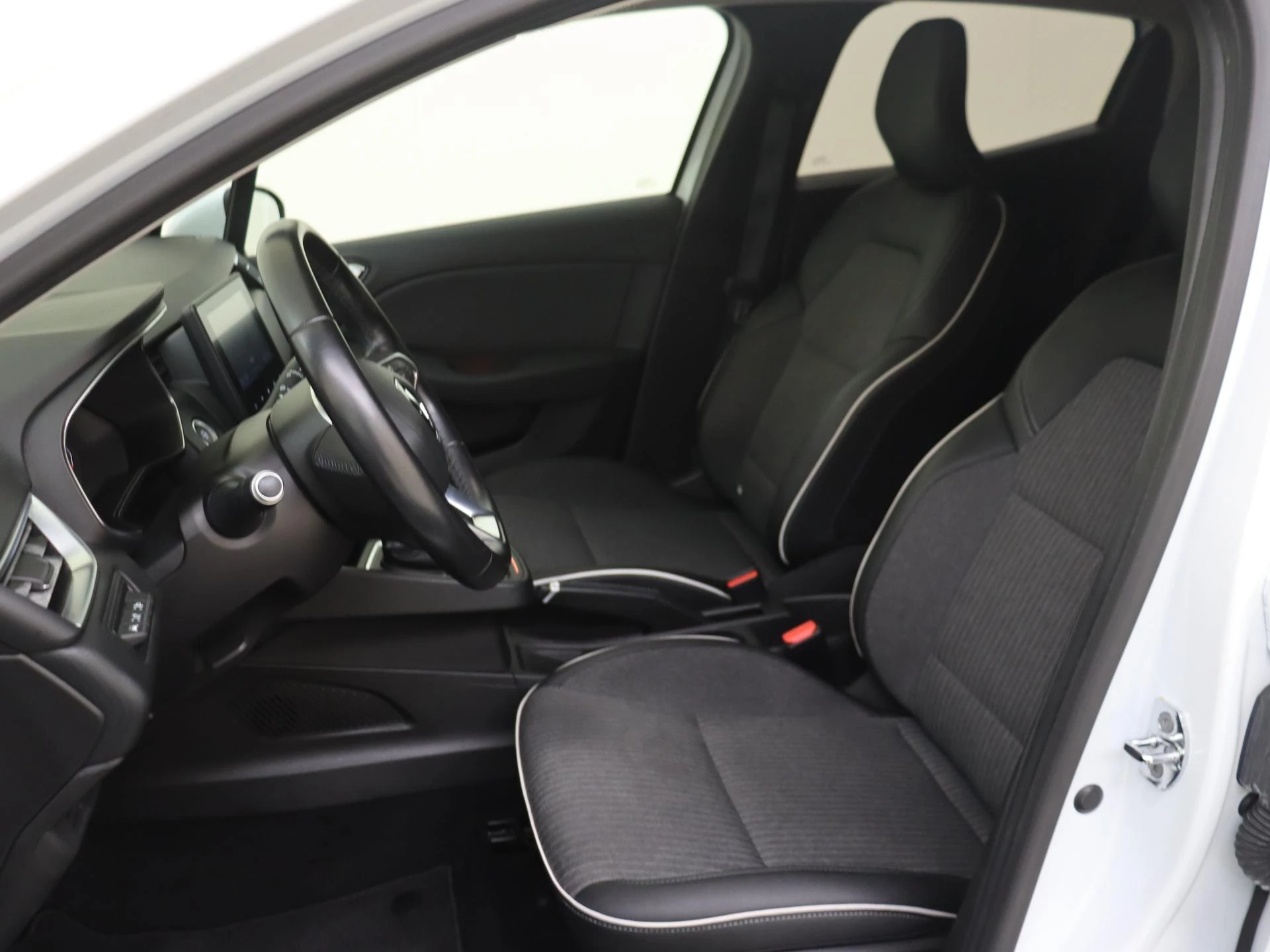 Renault-Clio-image-10