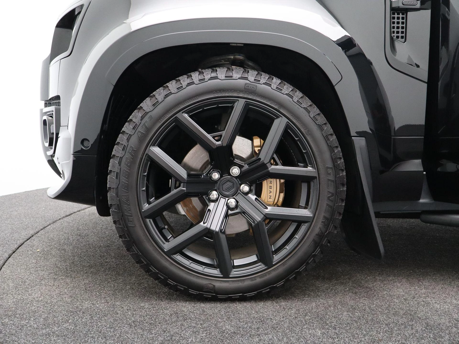 Land Rover Defender P300e X-dynamic SE