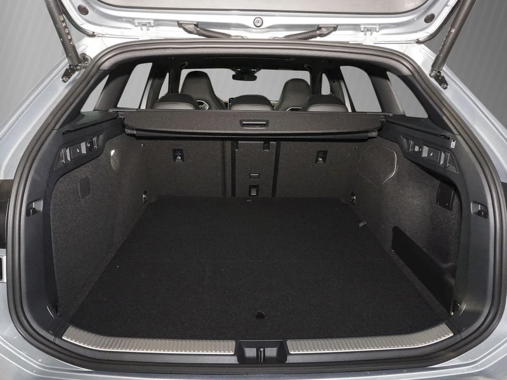 Volkswagen Passat Variant 1.5 eHybrid DSG R-Line Pano