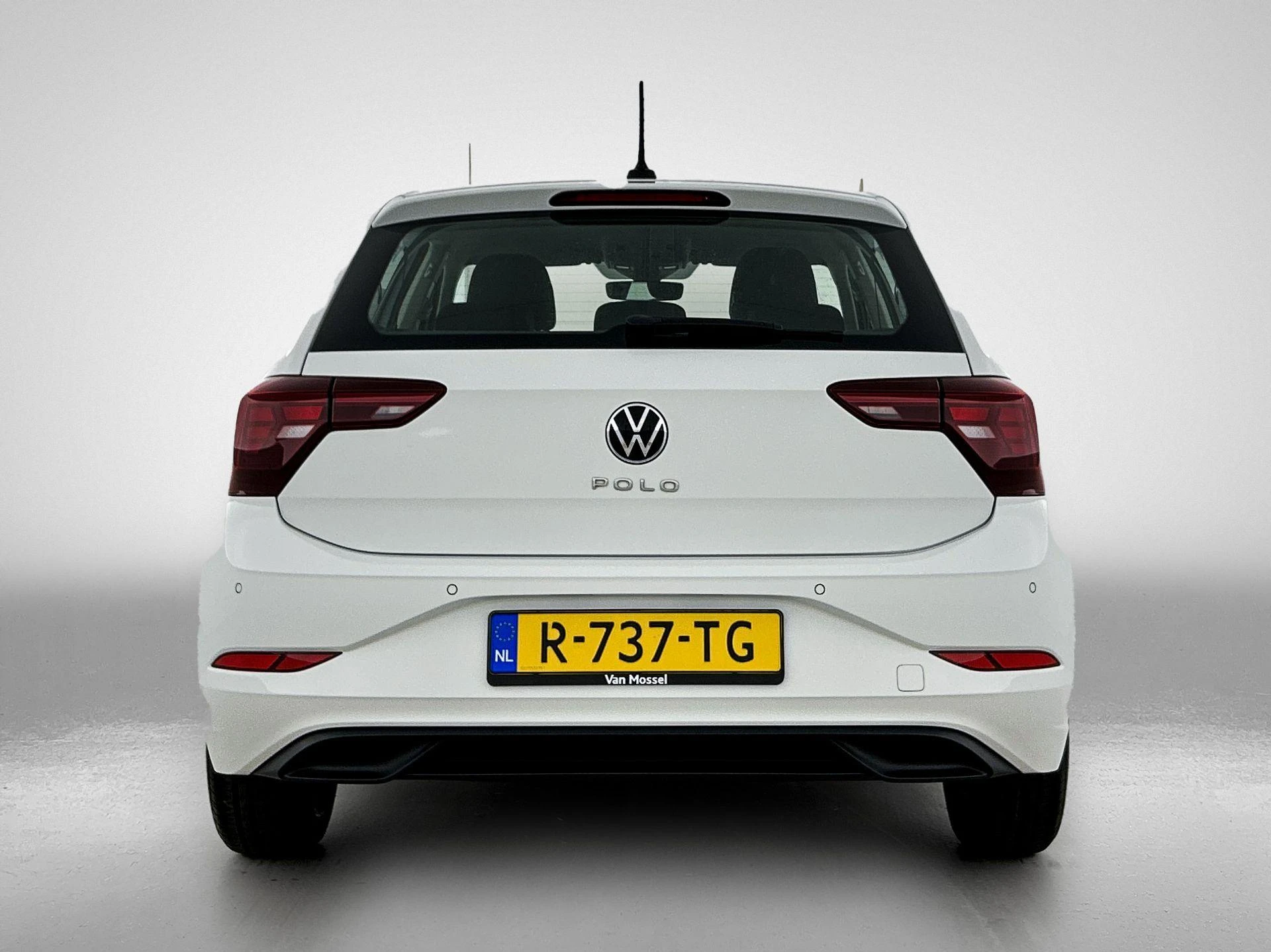 Volkswagen-Polo-image-2
