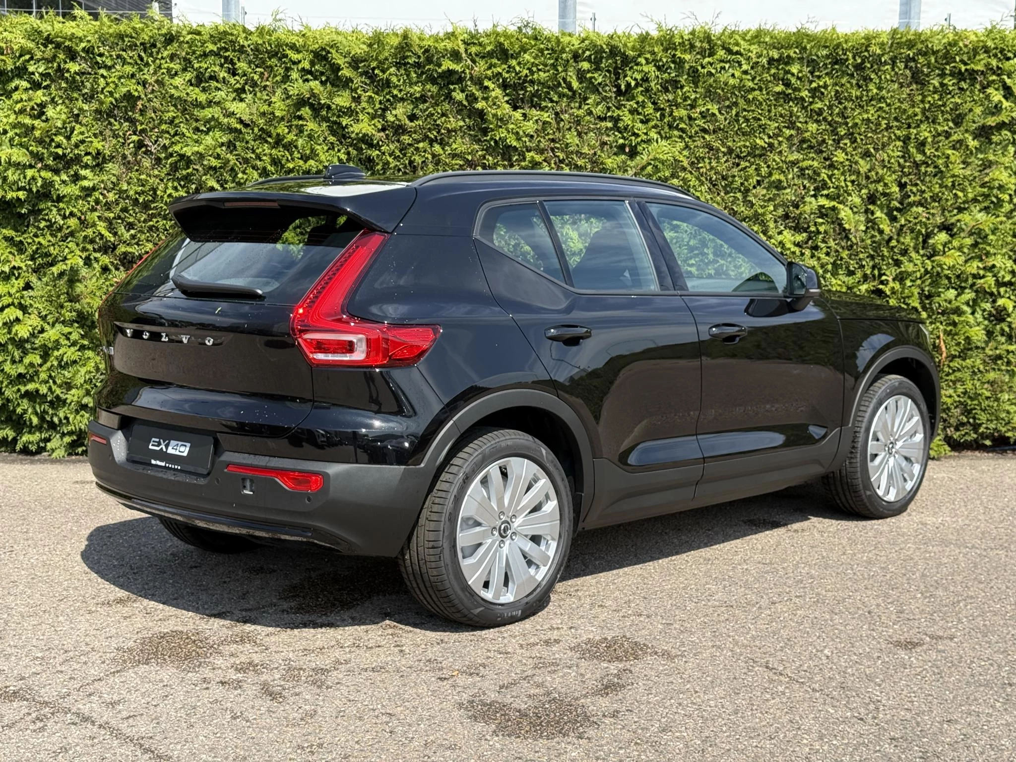 Volvo-EX40-image-5
