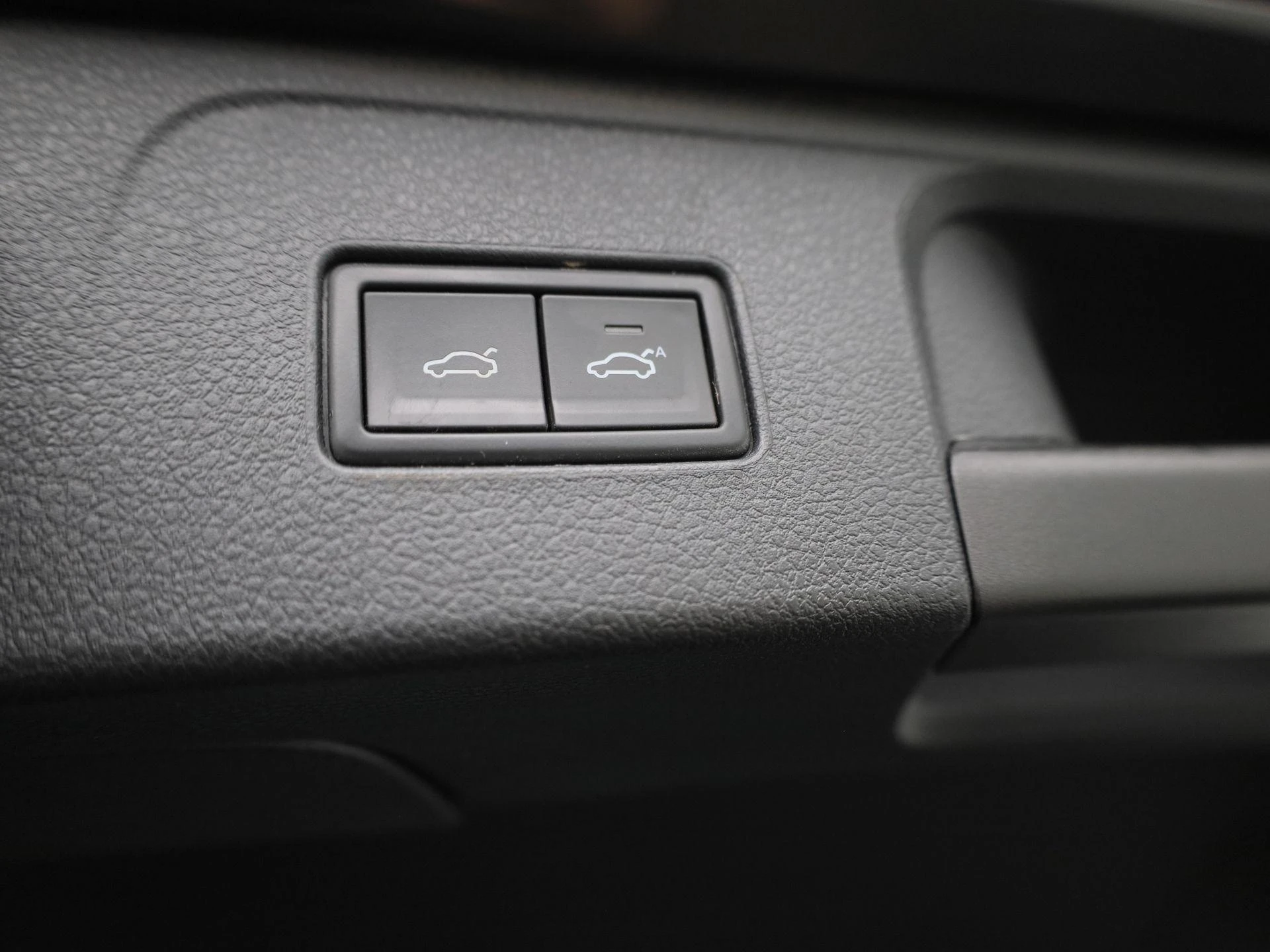 Volkswagen-Passat-image-12