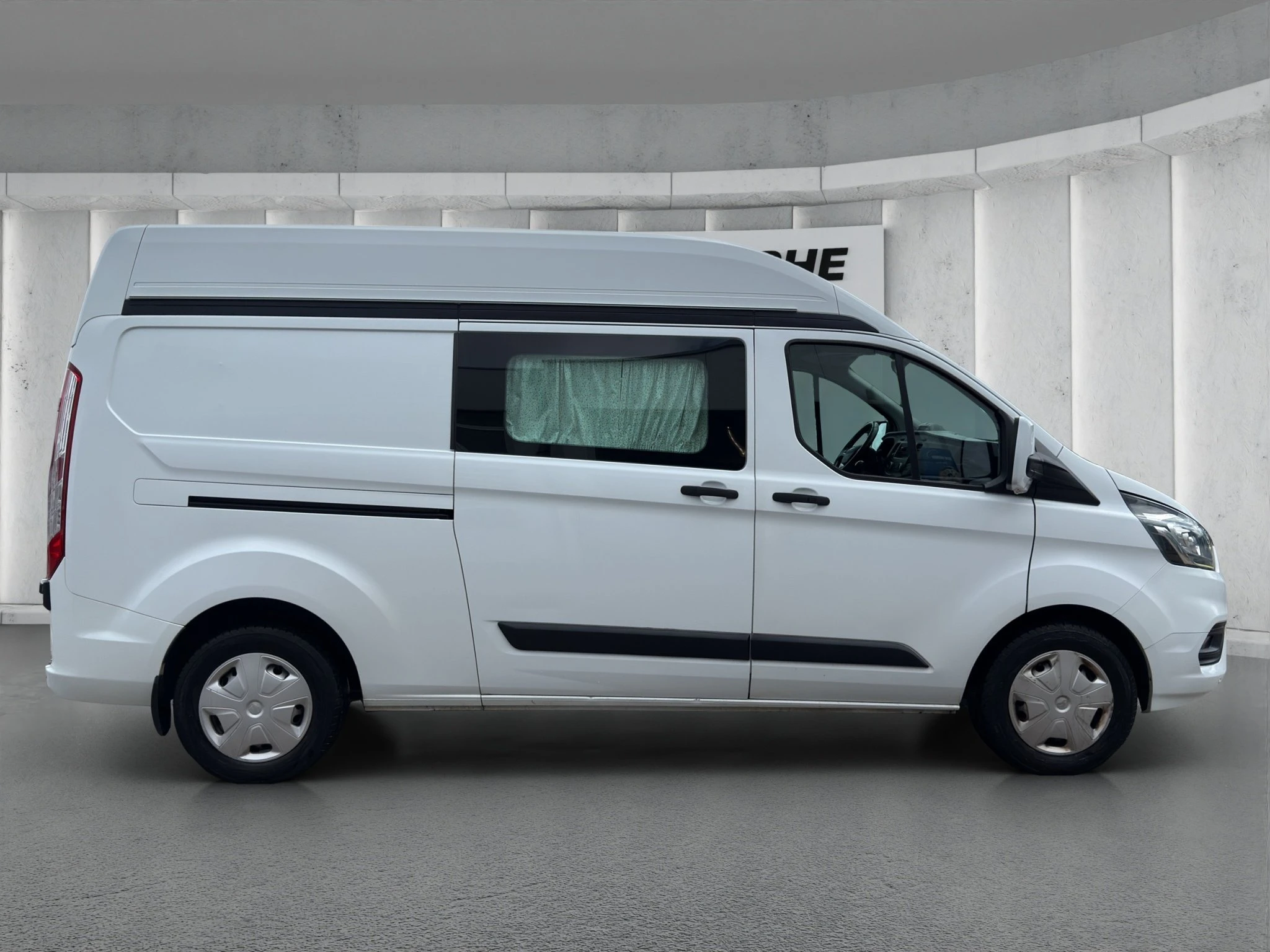 Ford-Transit Custom-image-5