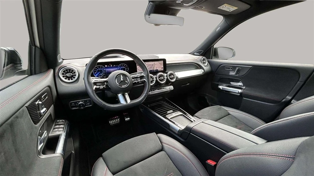 Mercedes-Benz-EQB-image-13