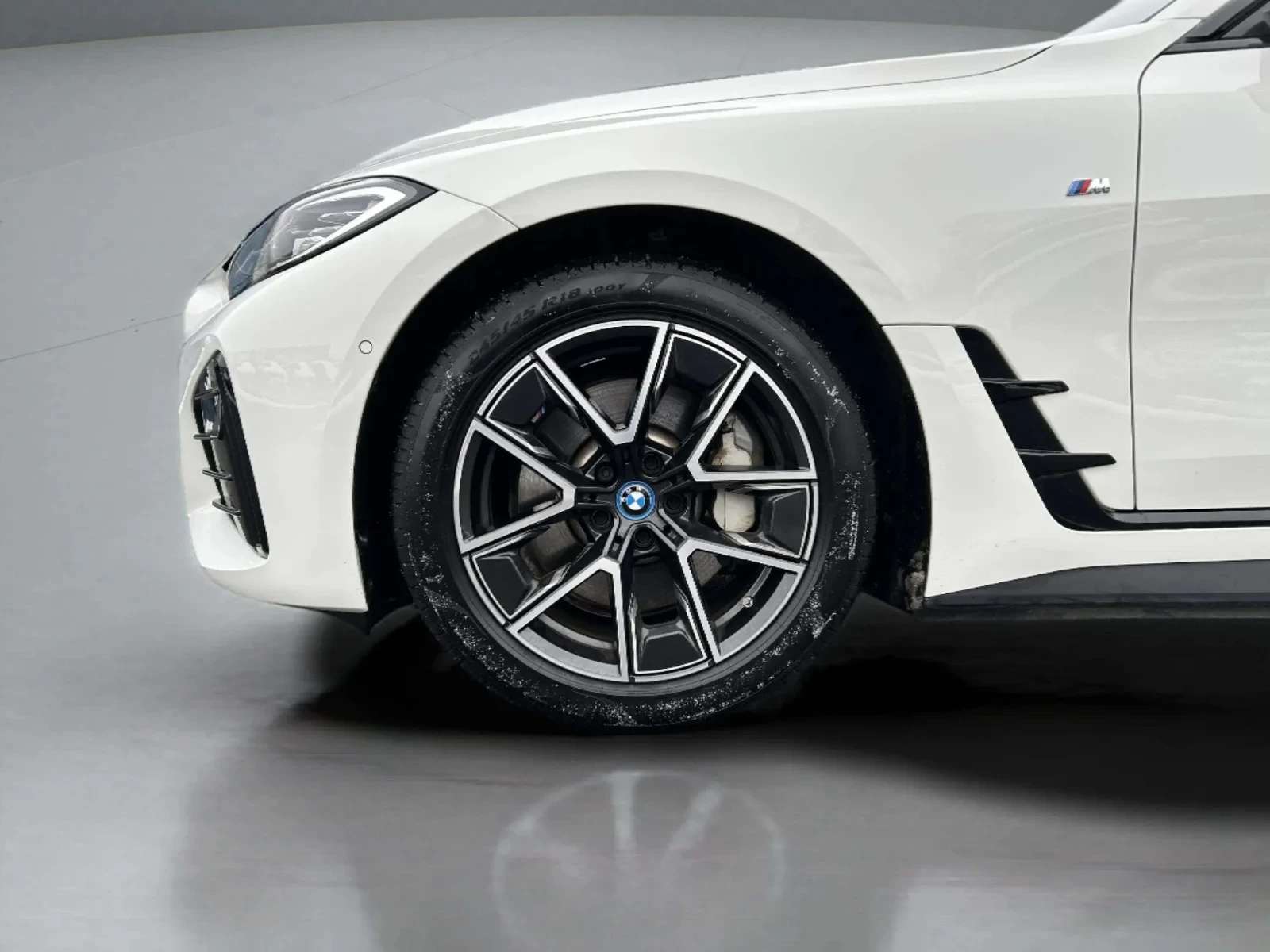 BMW-i4-image-8
