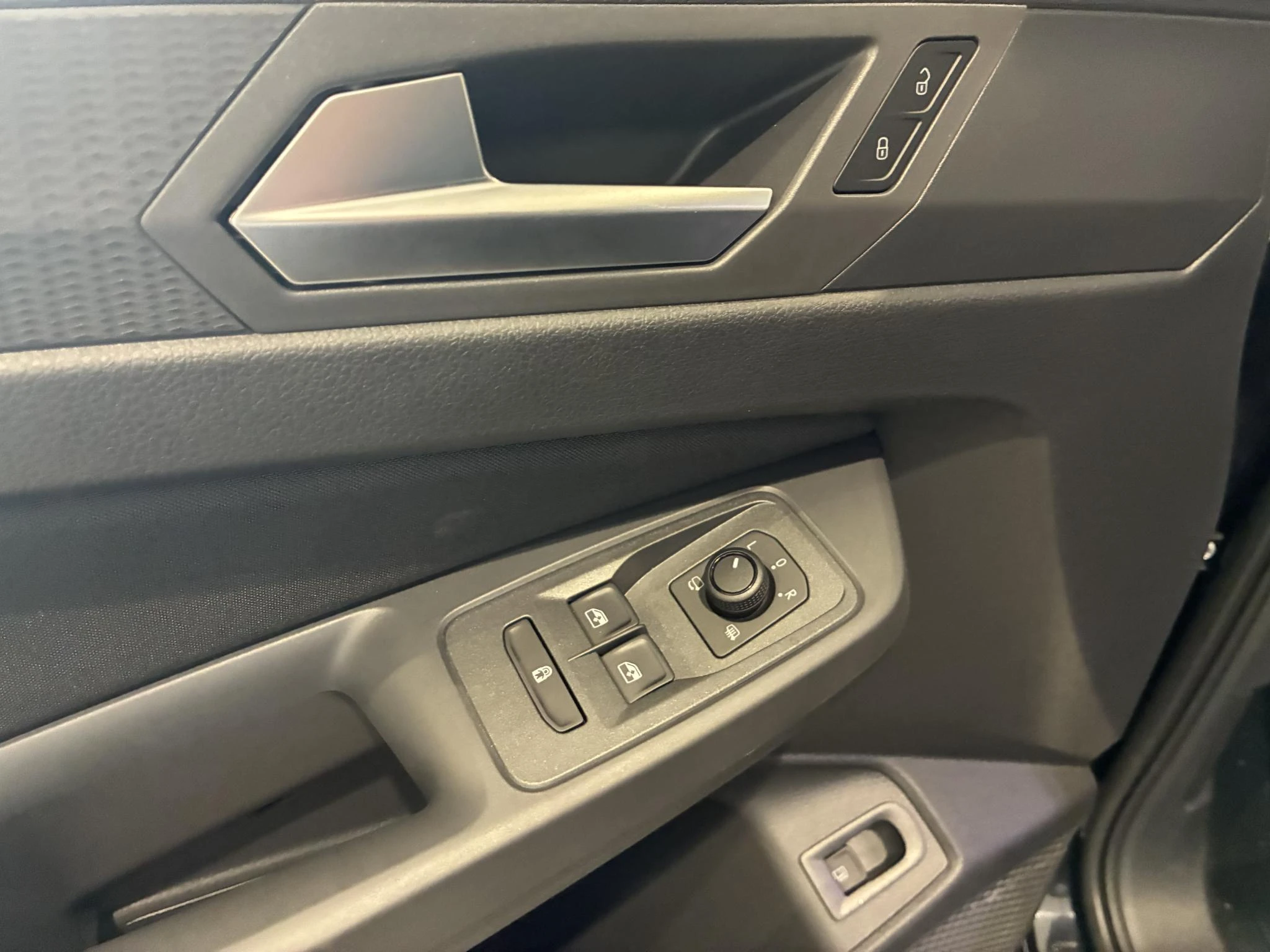 Ford Tourneo Connect 1.5 EcoBoost PHEV L2 Limited/Titanium