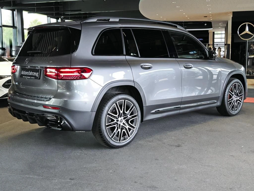Mercedes-Benz-GLB 200-image-4