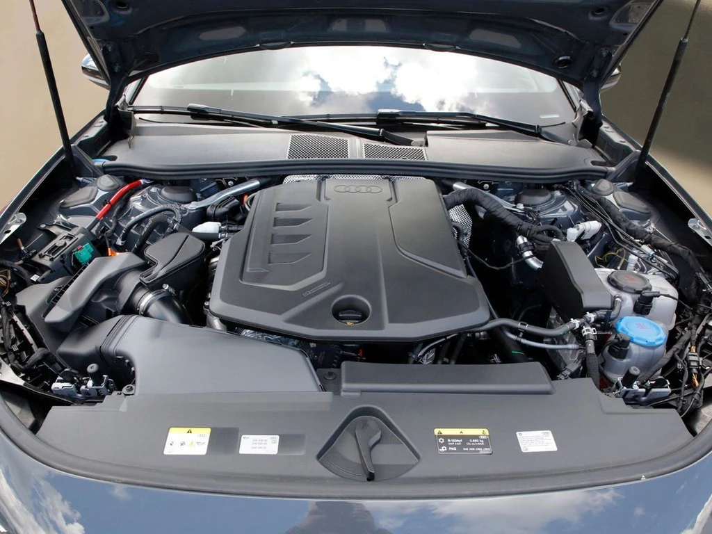 Audi A5 Lim. e-hybrid Q edition one 19"*NAVI*VIRTUAL*R-CAM*ACC*PDC*MATRIX-LED*SHZ