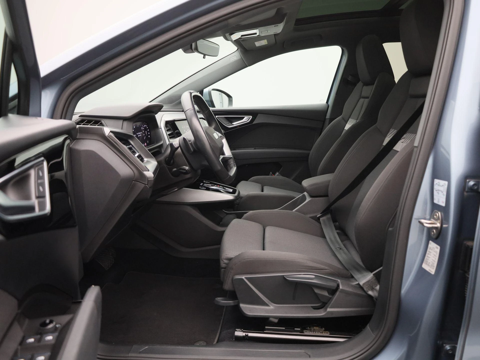 Audi-Q4 e-tron-image-12