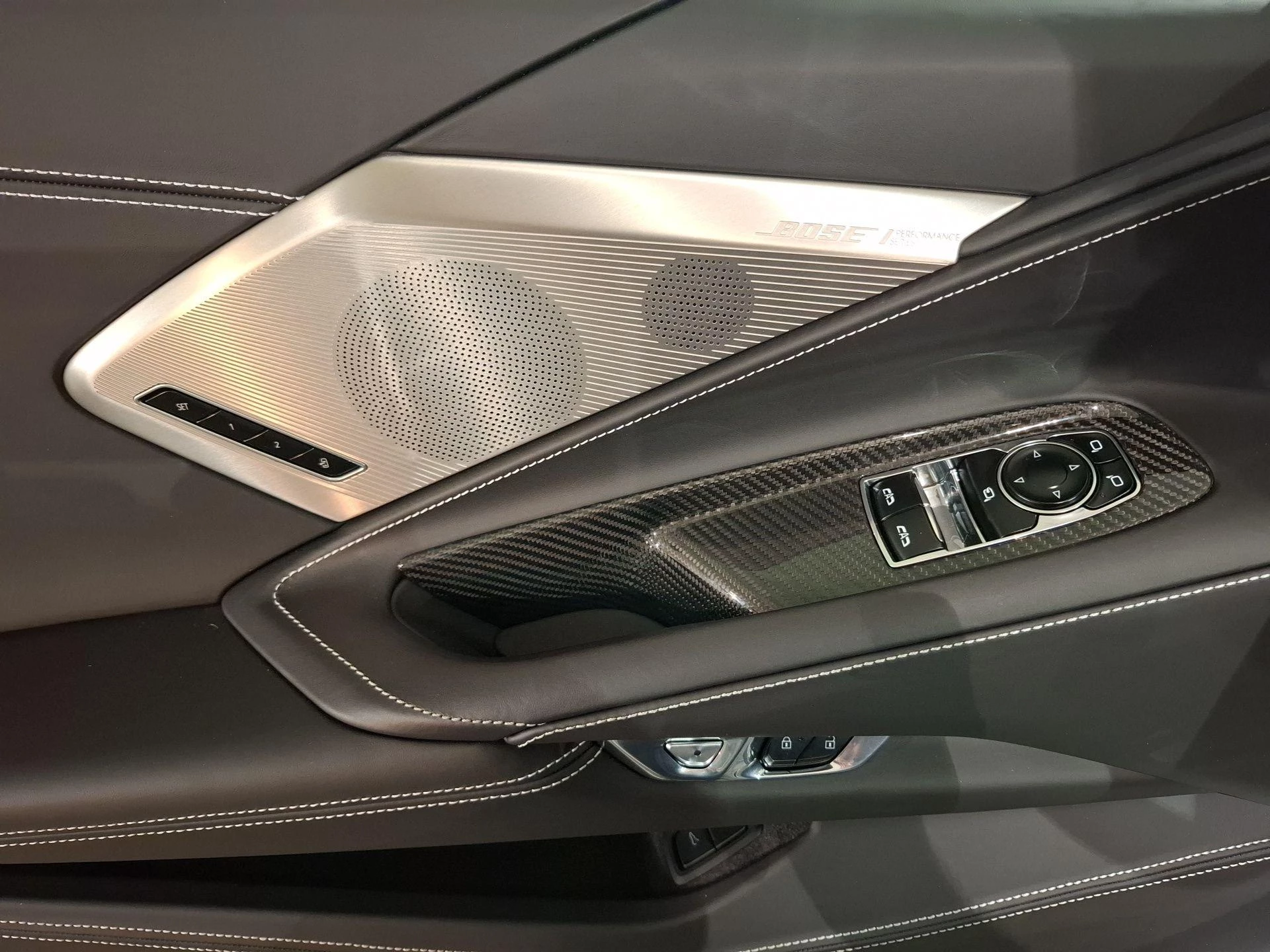 Chevrolet-Corvette-image-17