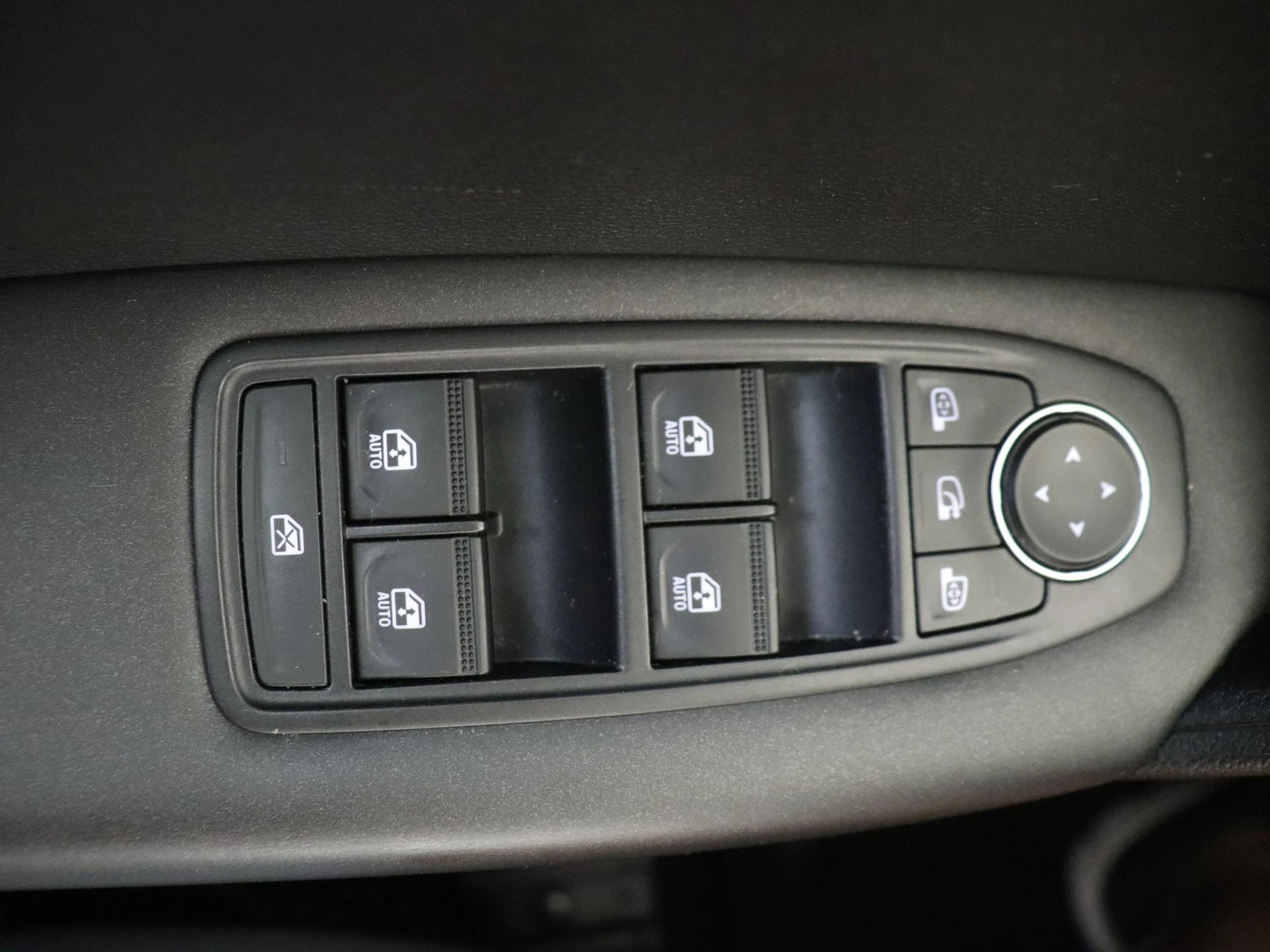 Renault-Captur-image-24