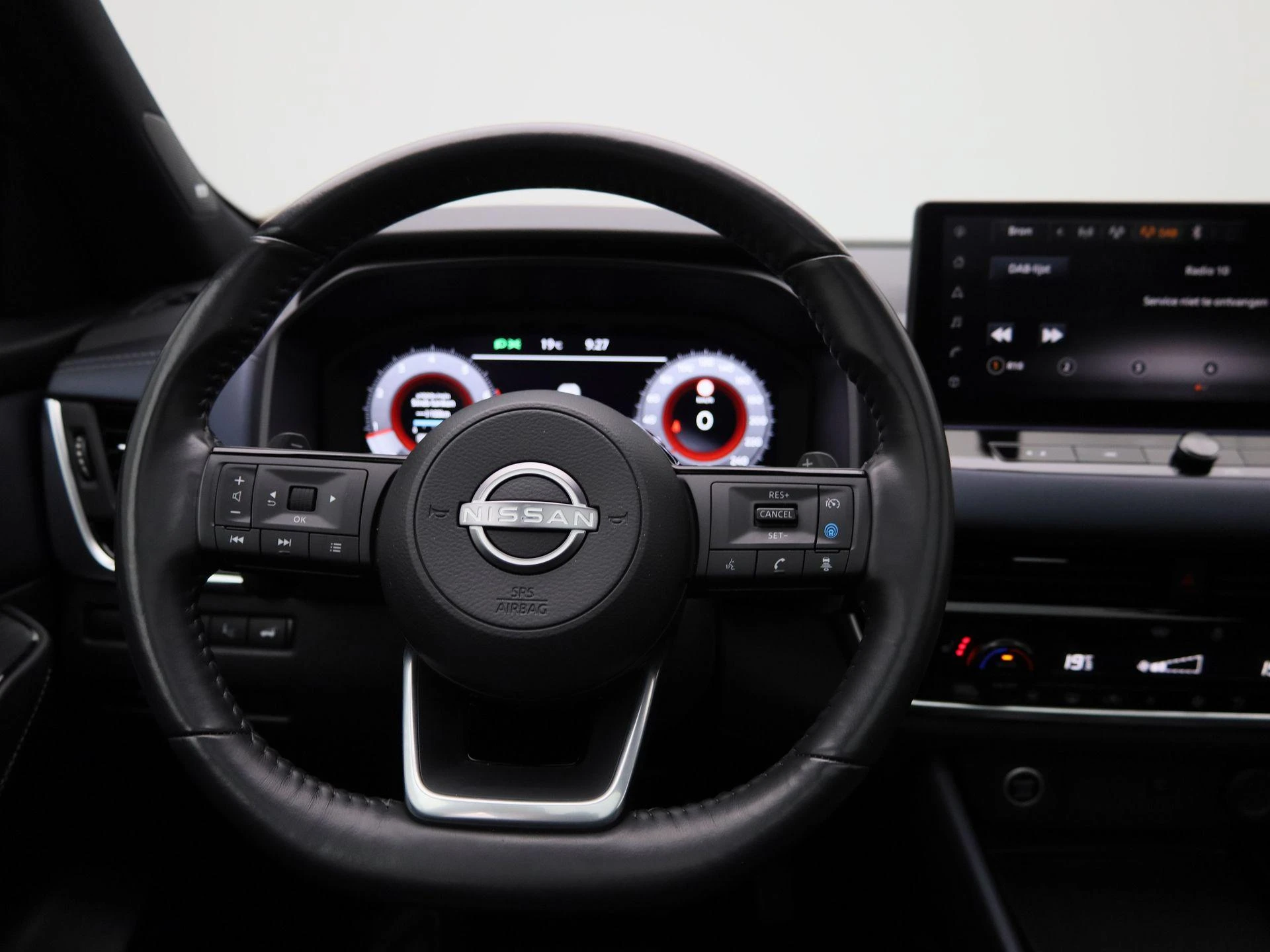 Nissan-QASHQAI-image-8