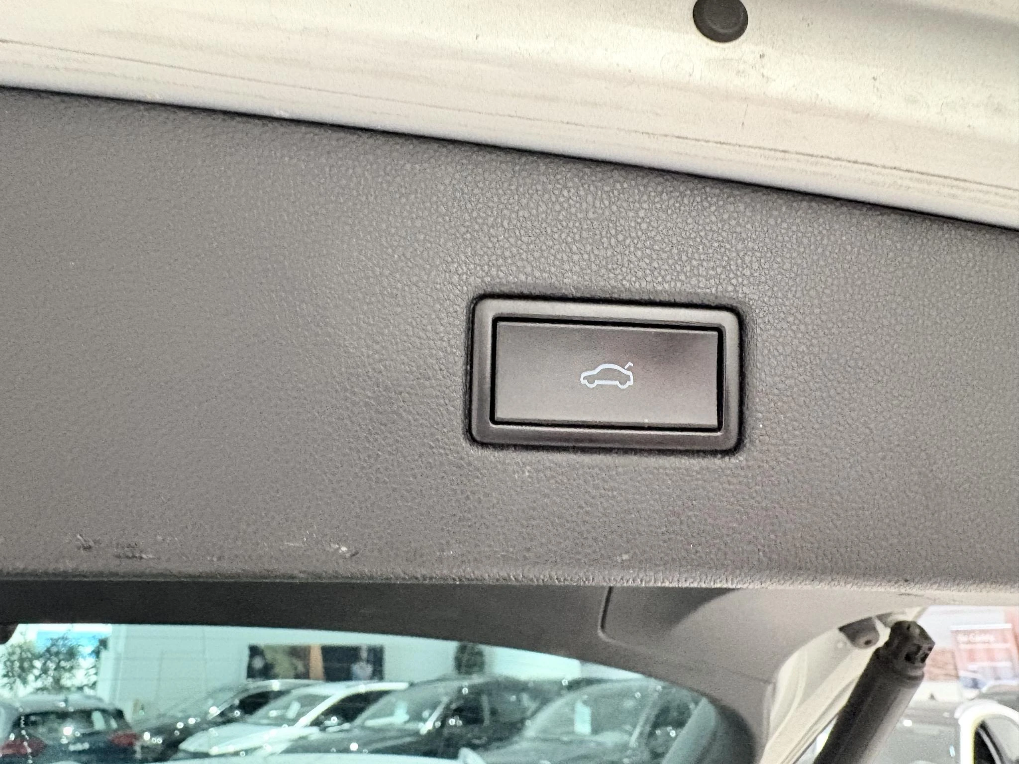 Volkswagen-Tiguan-image-4