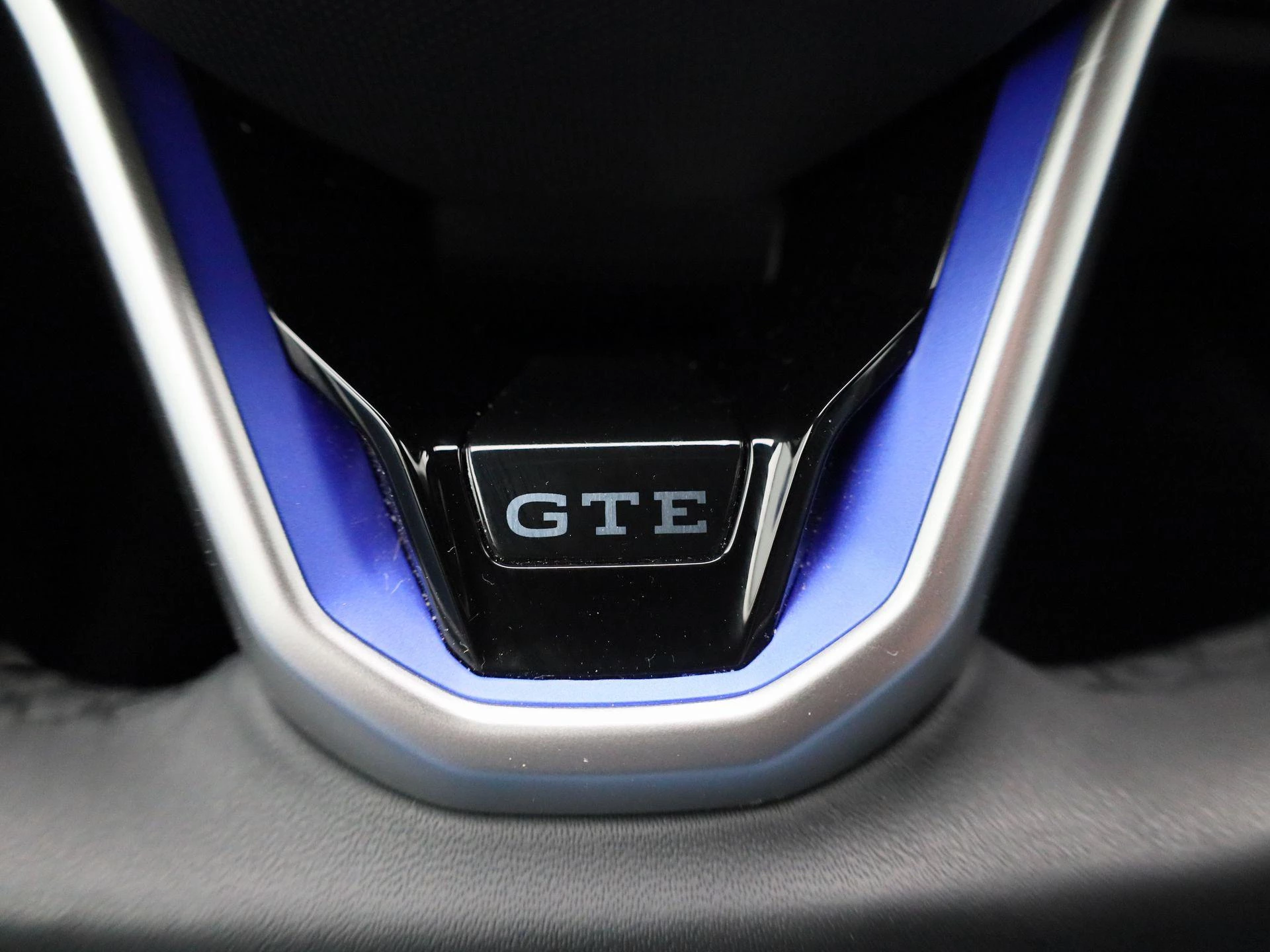 Volkswagen-Golf-image-27