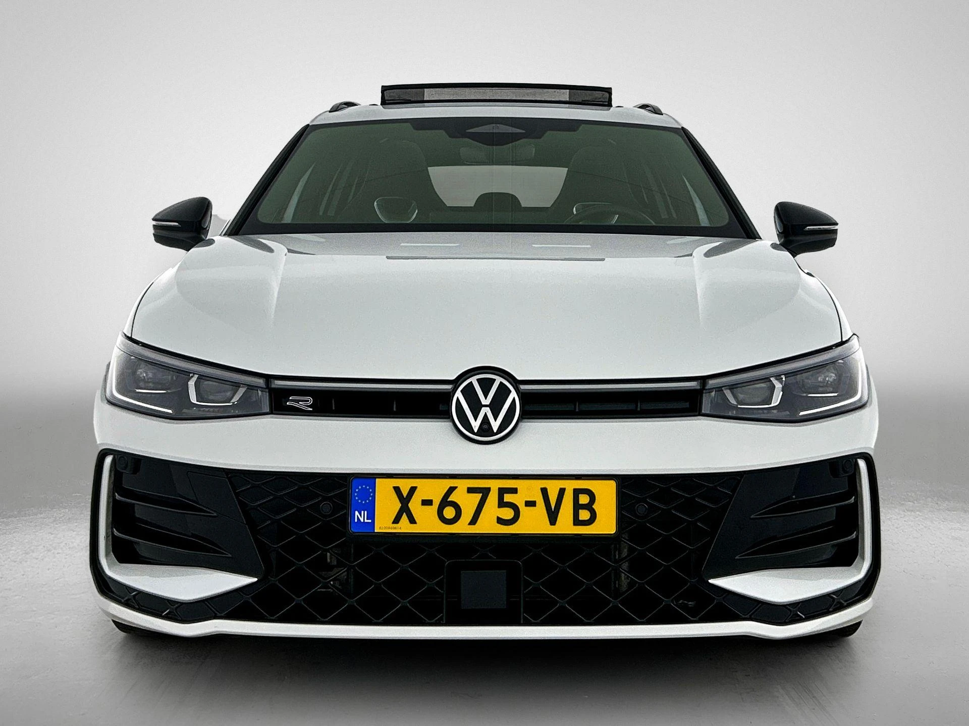Volkswagen-Passat-image-4
