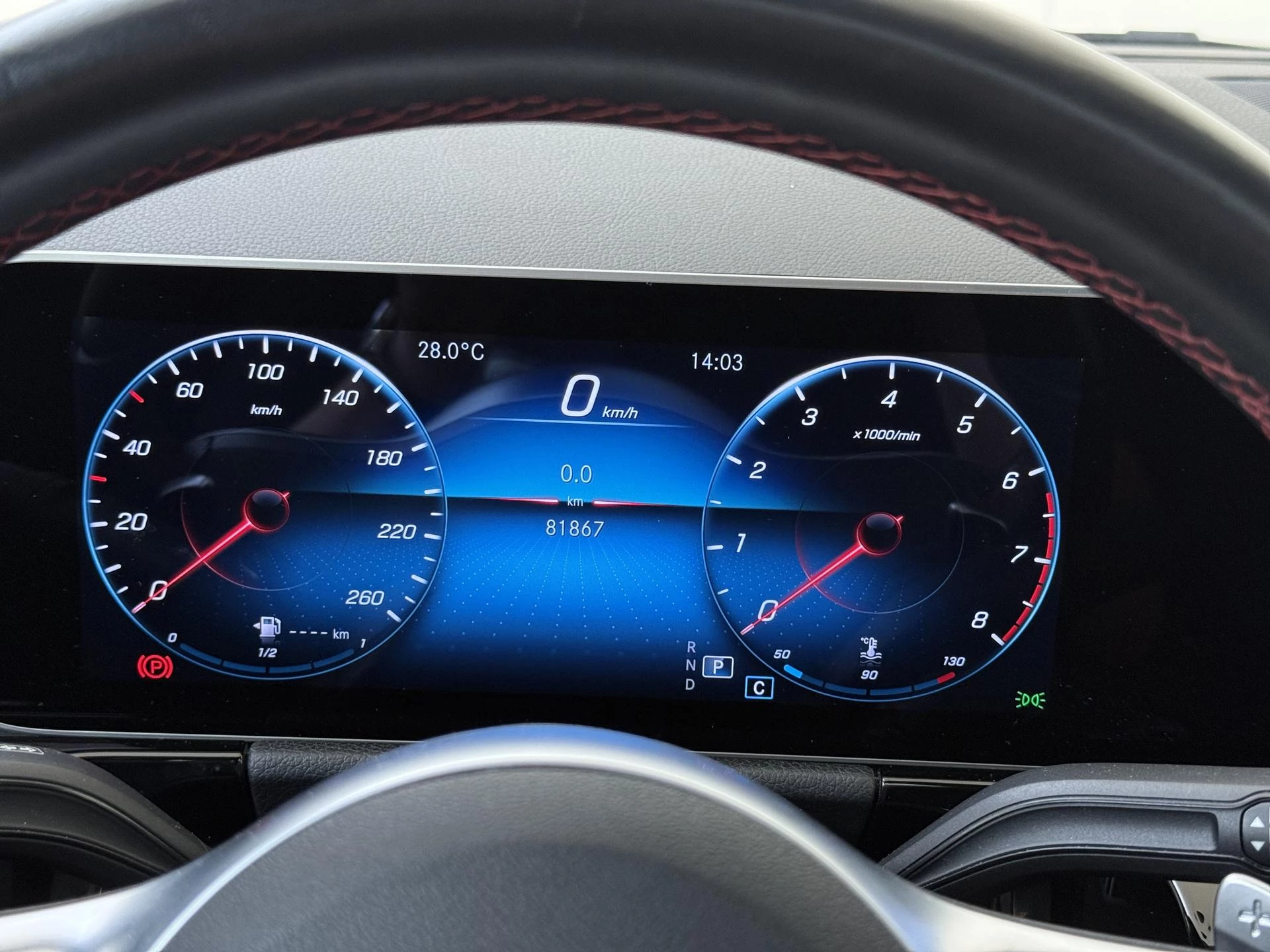 Mercedes-Benz-GLA-image-11