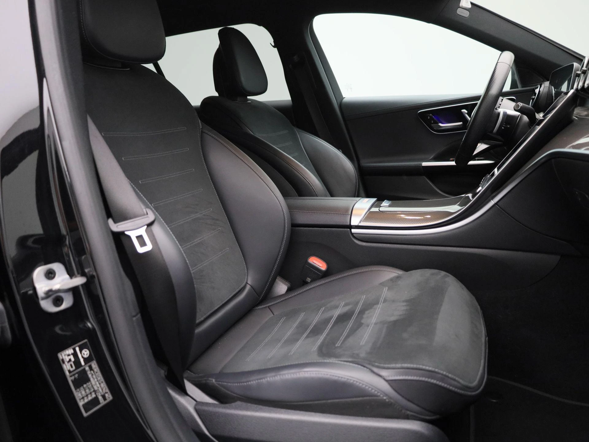 Mercedes-Benz-C-Klasse-image-36