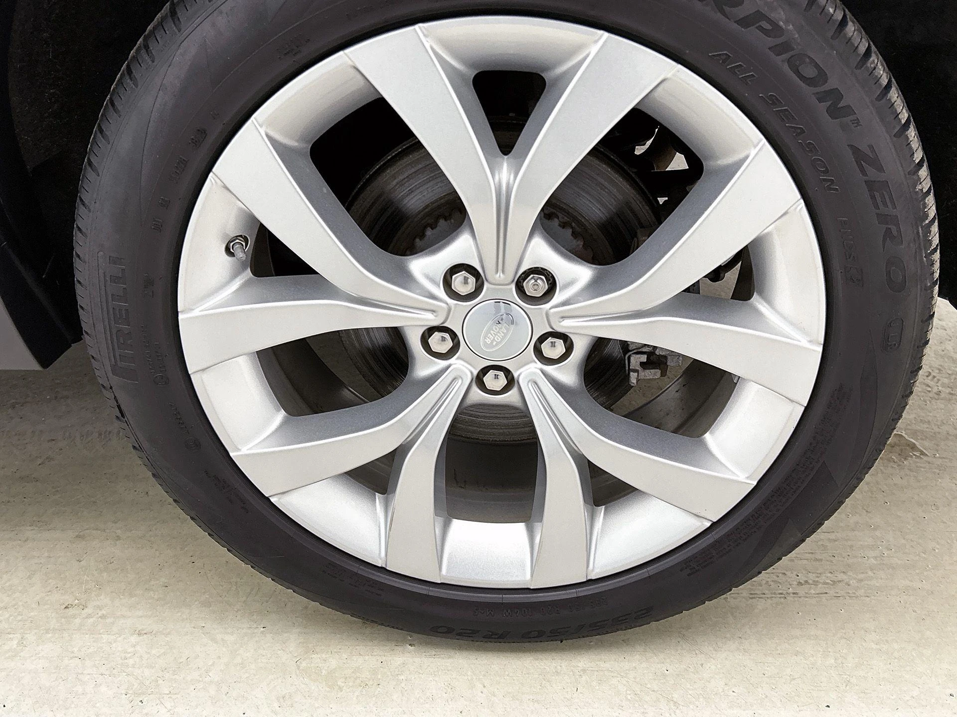 Land Rover-Discovery Sport-image-33