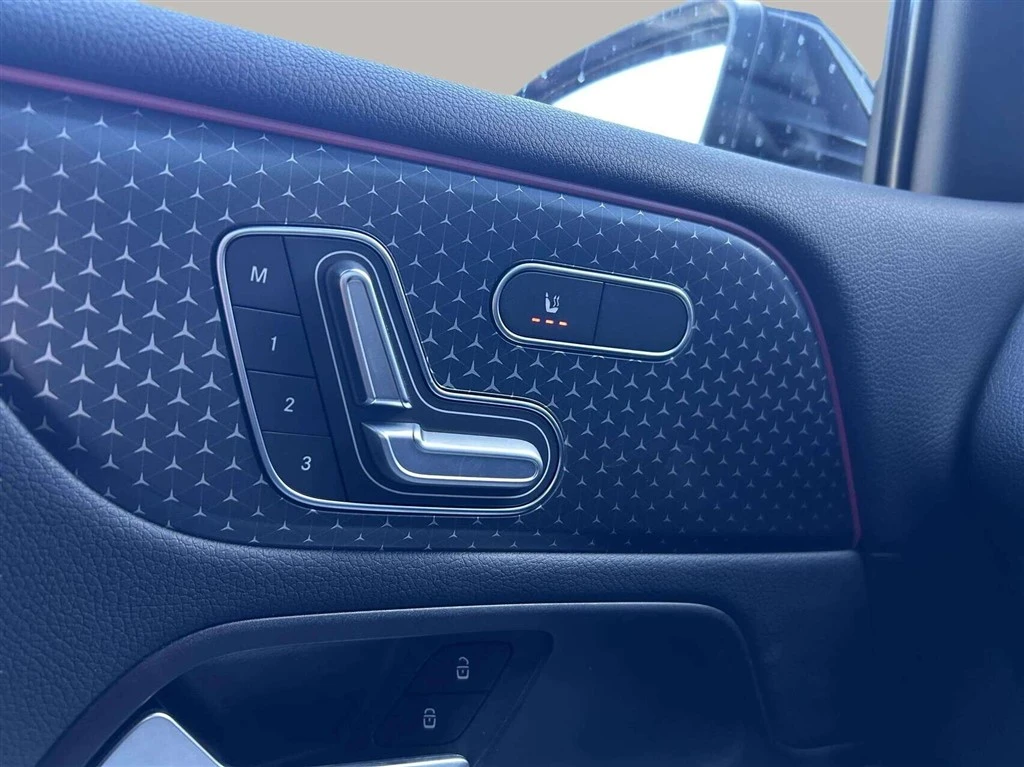 Mercedes-Benz-EQB-image-10