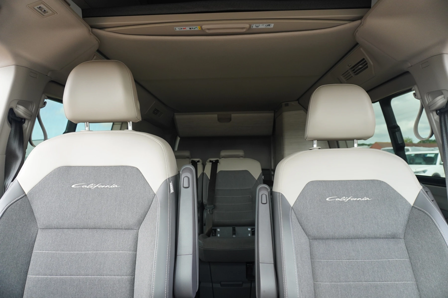 Volkswagen-California-image-9