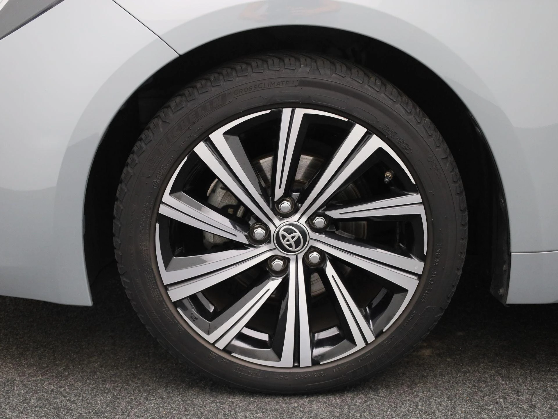Toyota-Corolla Touring Sports-image-12