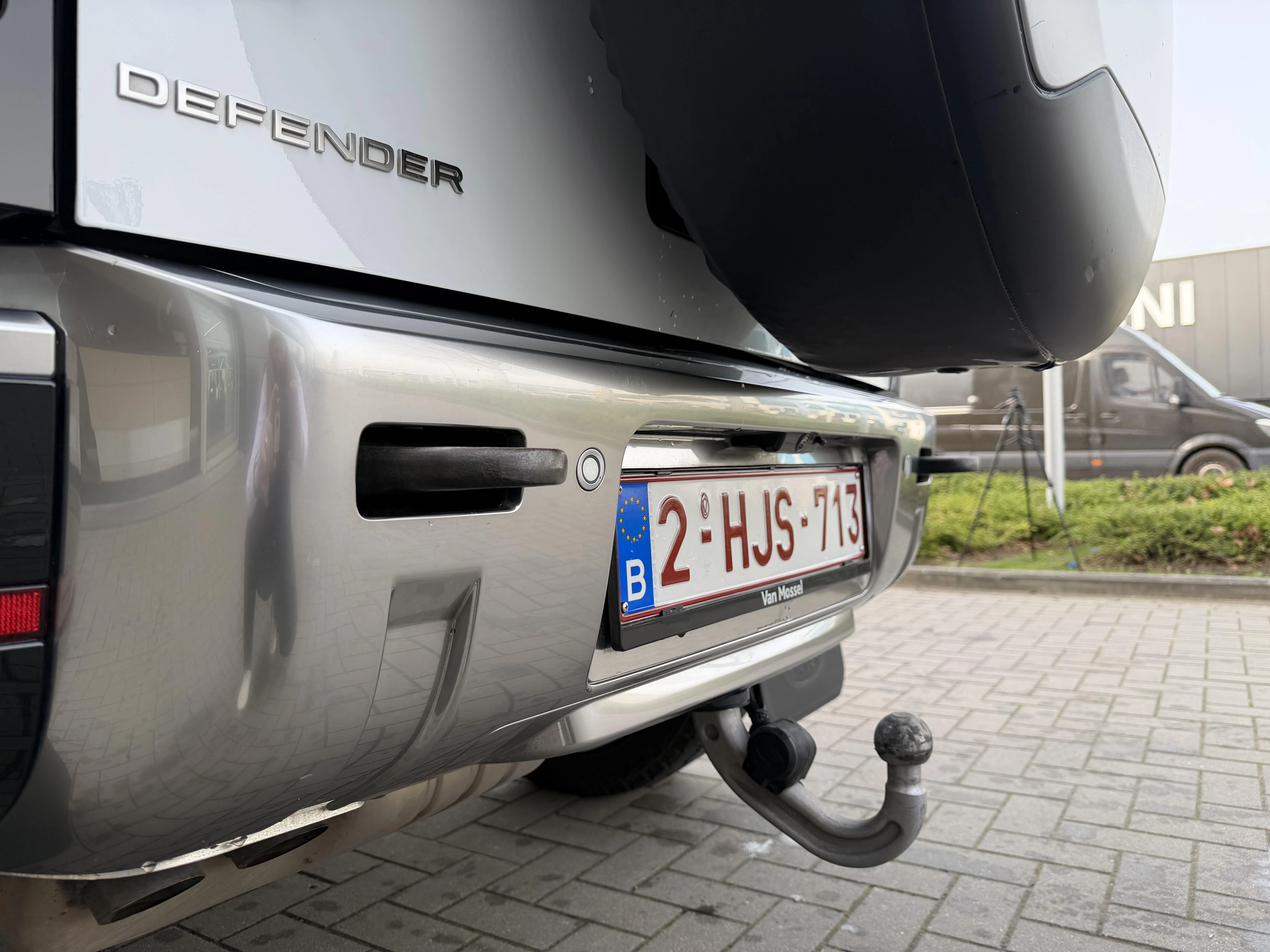 Land Rover Defender 110 D250 SE AWD