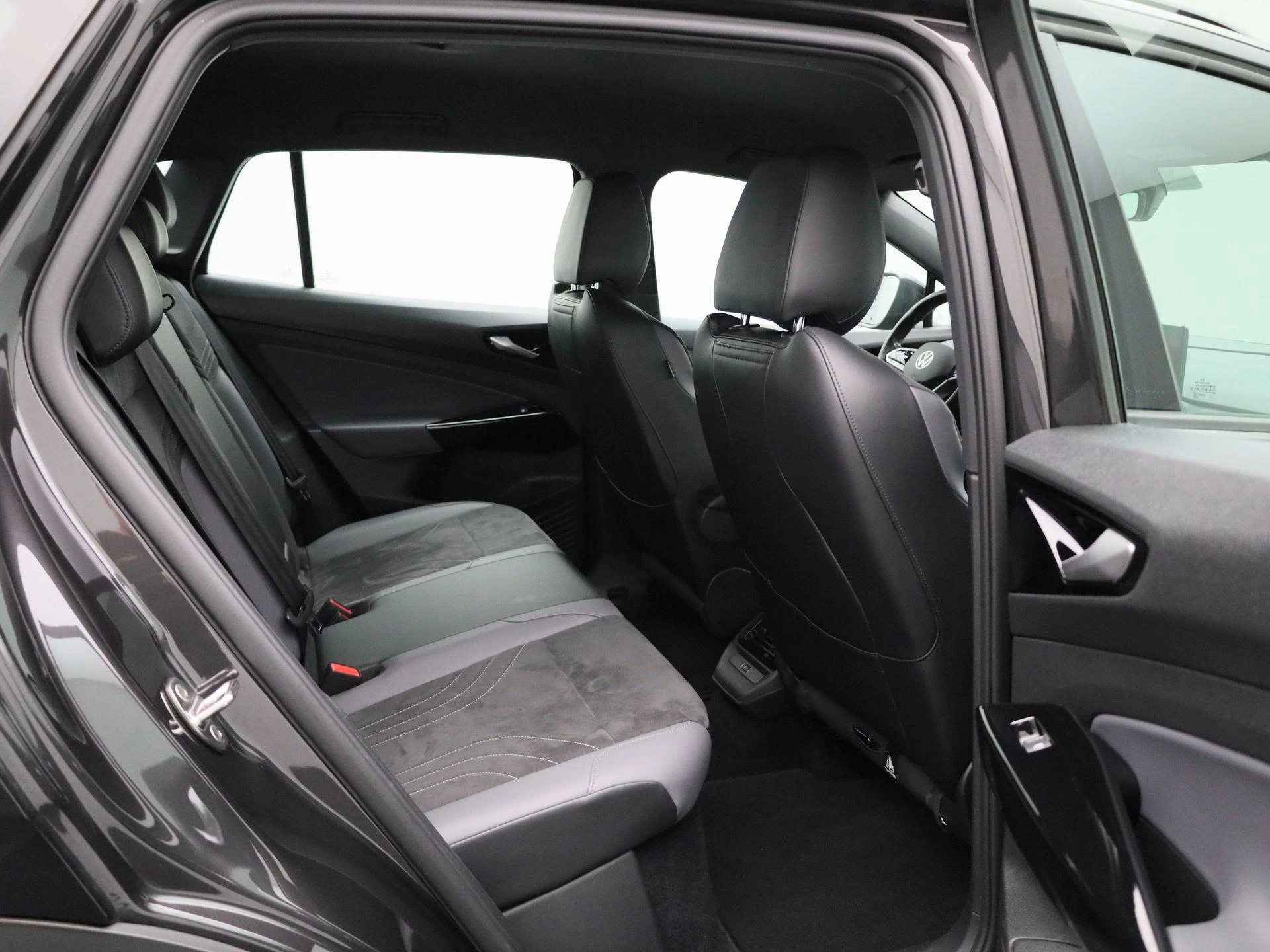 Volkswagen-ID.4-image-40