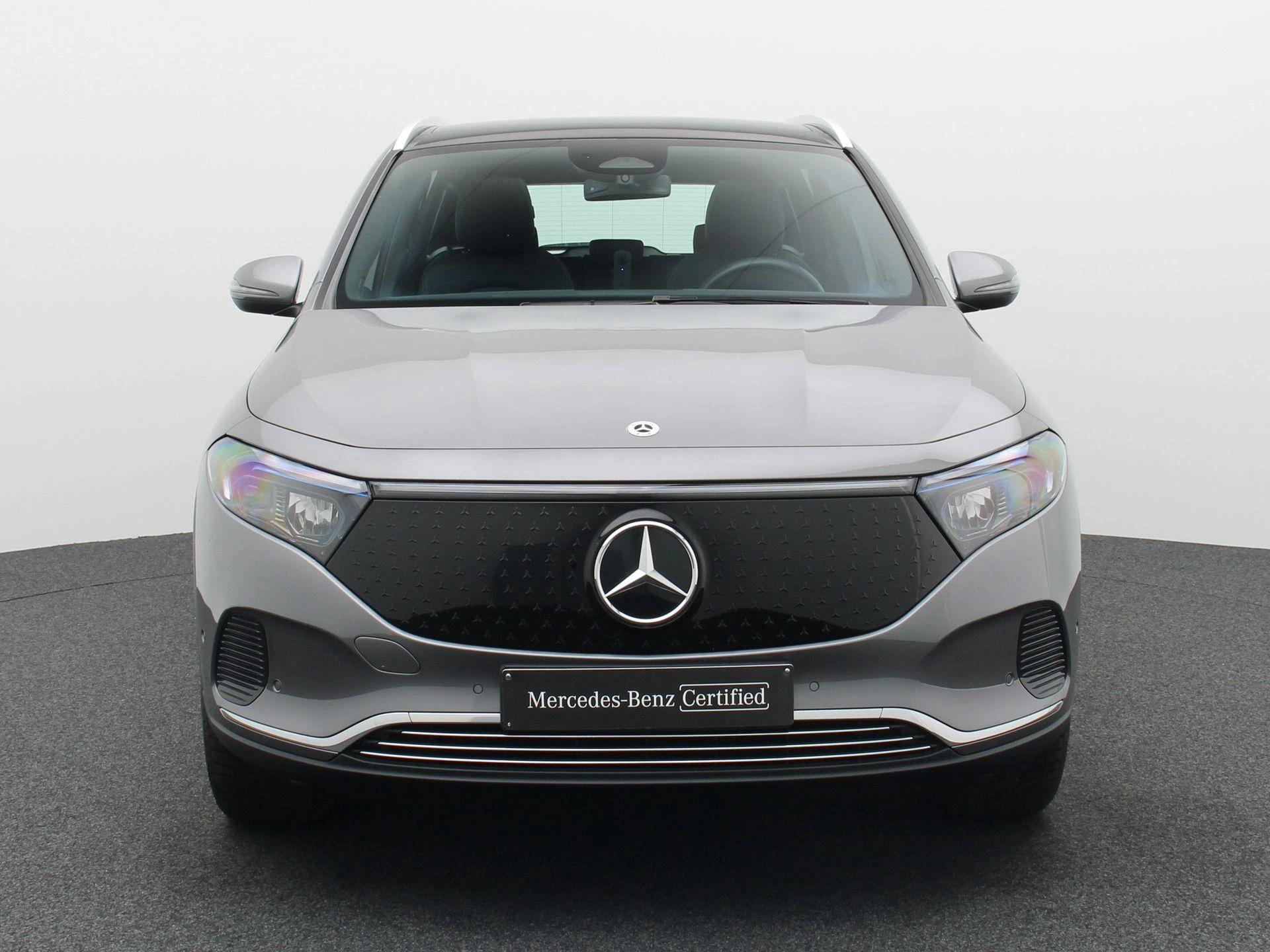 Mercedes-Benz-EQA-image-2