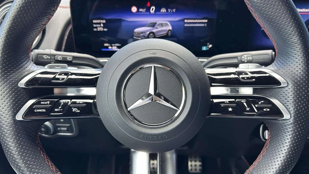 Mercedes-Benz-EQB-image-13