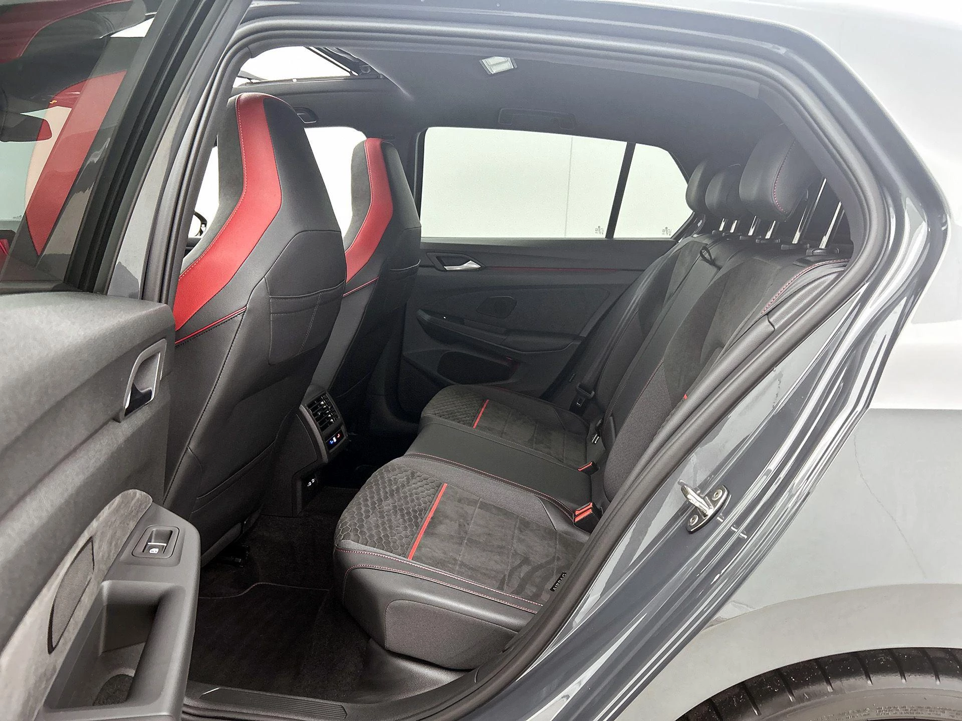 Volkswagen Golf 2.0 TSI GTI Clubsport | 360 PK |