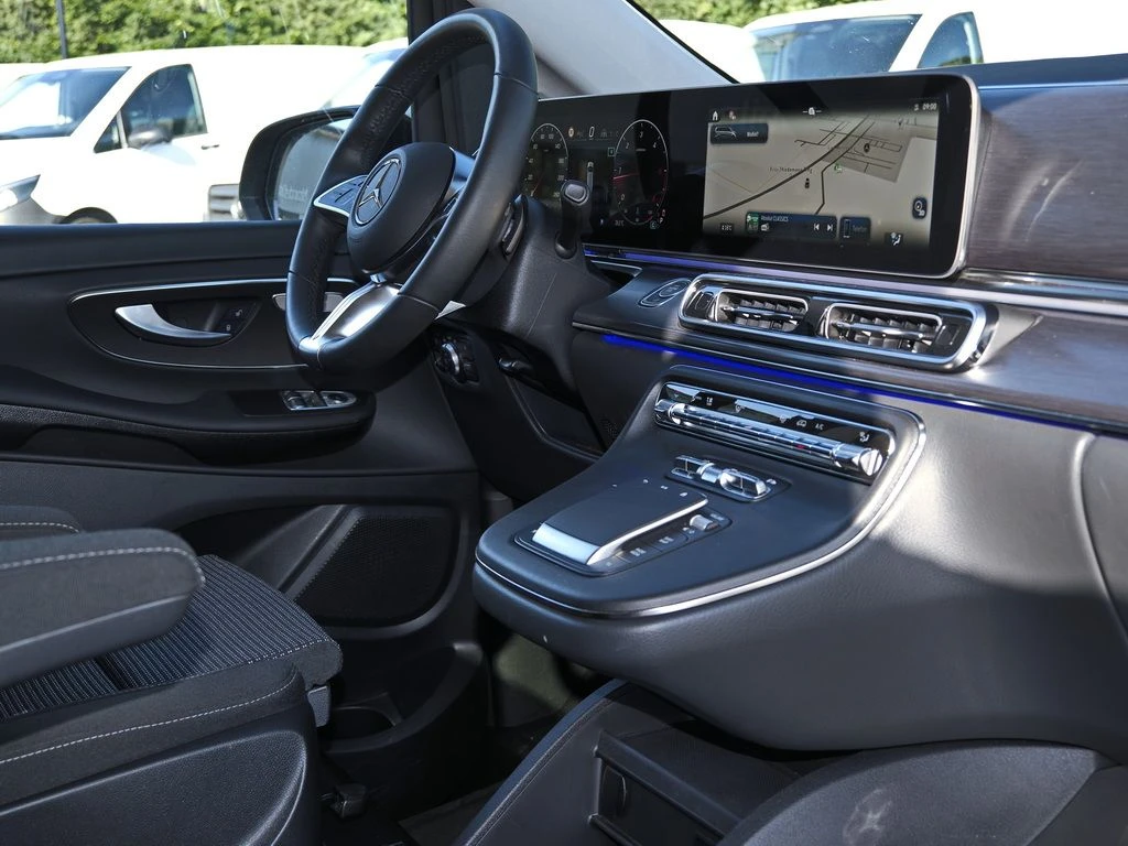 Mercedes-Benz-V-Klasse 220-image-8