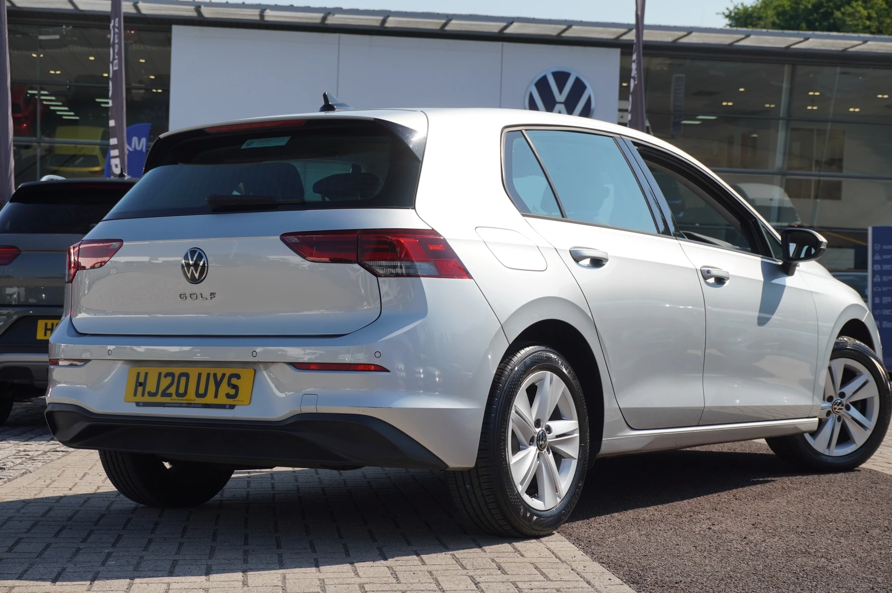 Volkswagen-Golf-image-17
