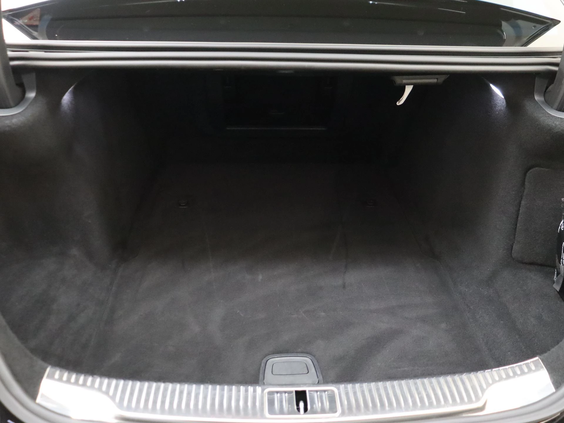 Mercedes-Benz-S-Klasse-image-31