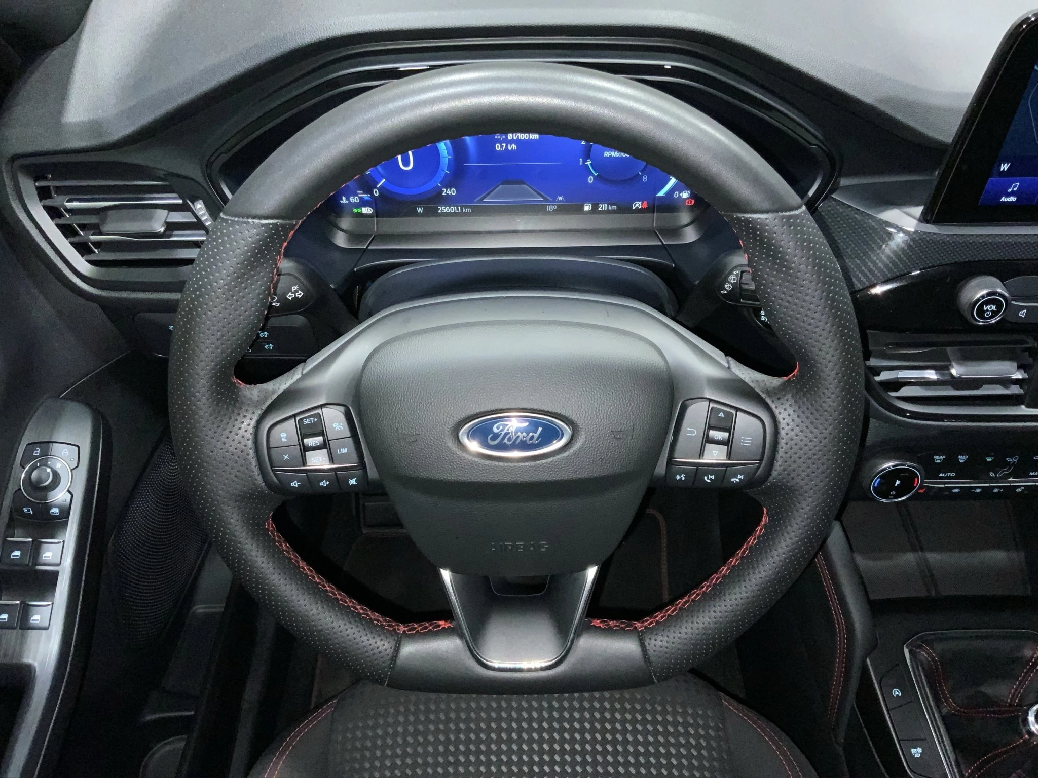 Ford-Kuga-image-12