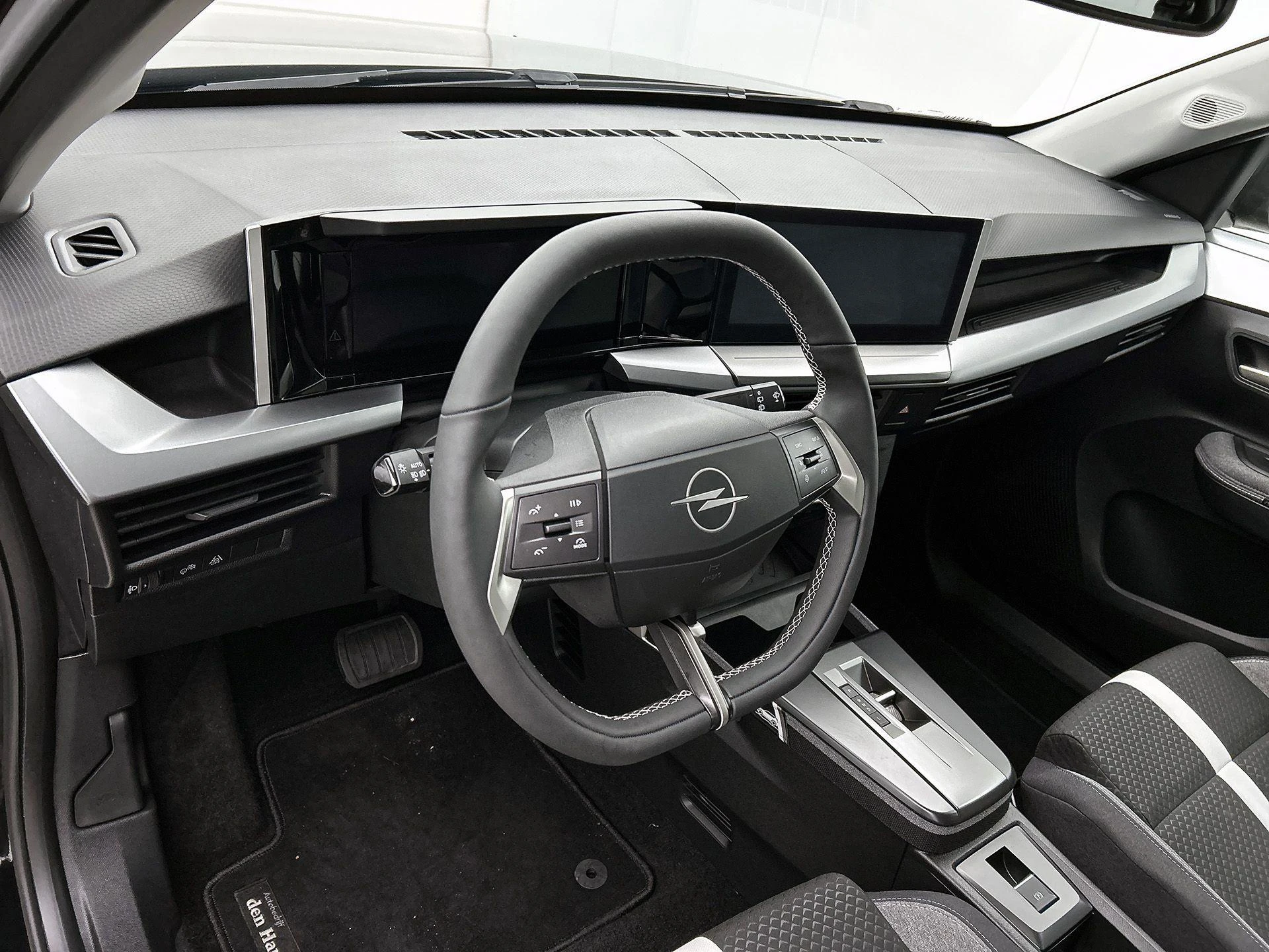 Opel-Frontera-image-17