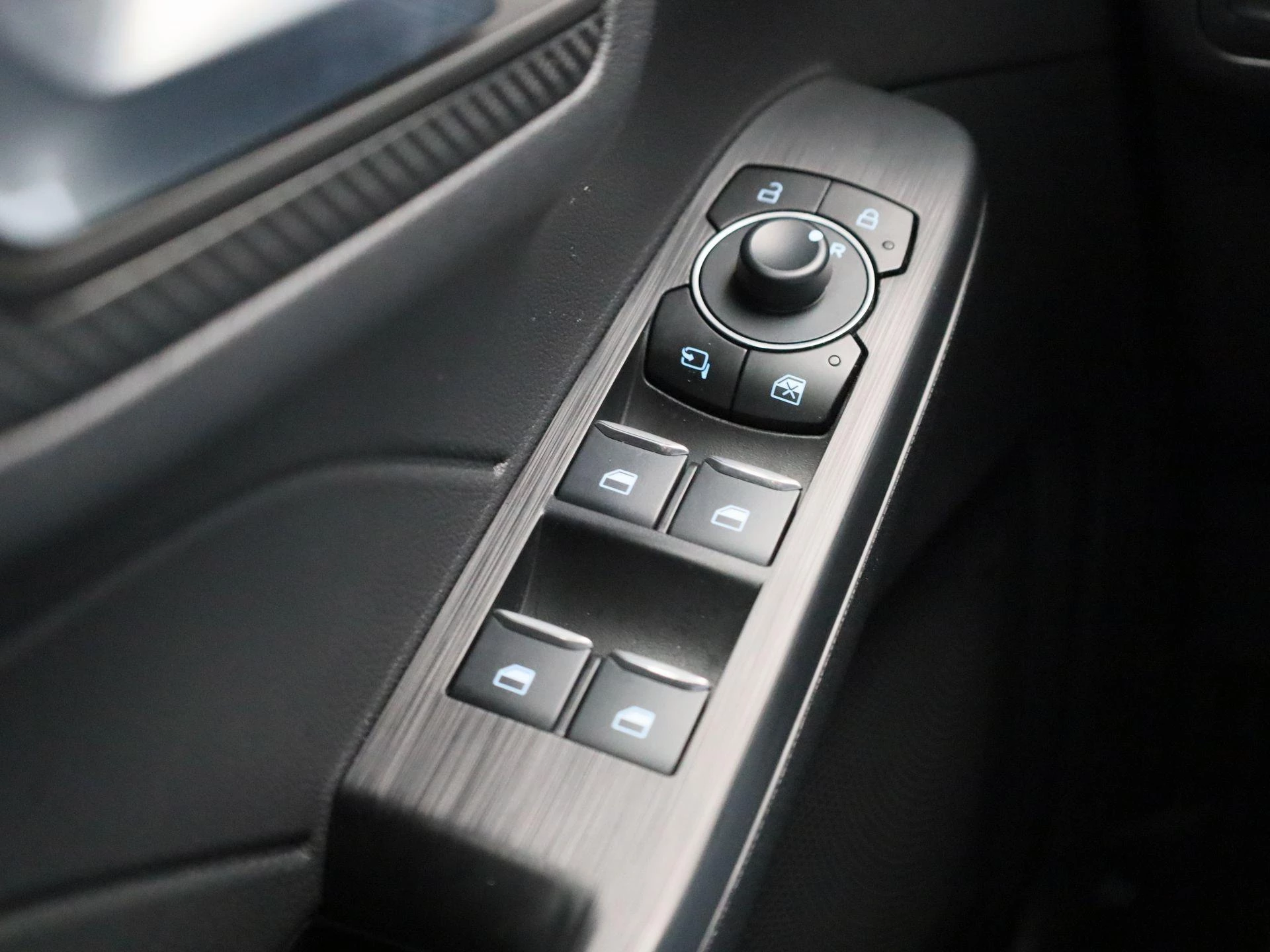 Ford-Kuga-image-28