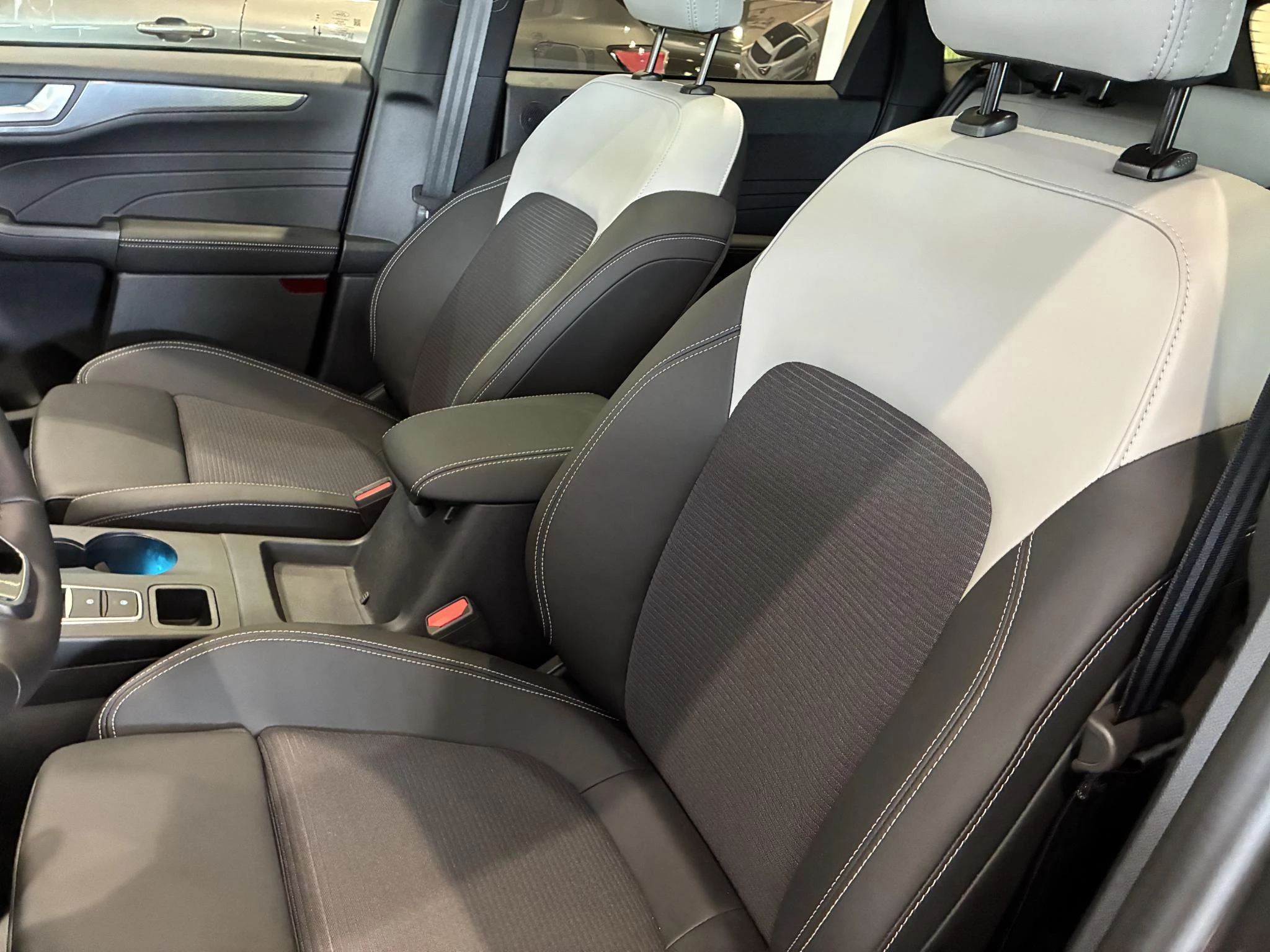 Ford Kuga 2.5 PHEV Sound Edition