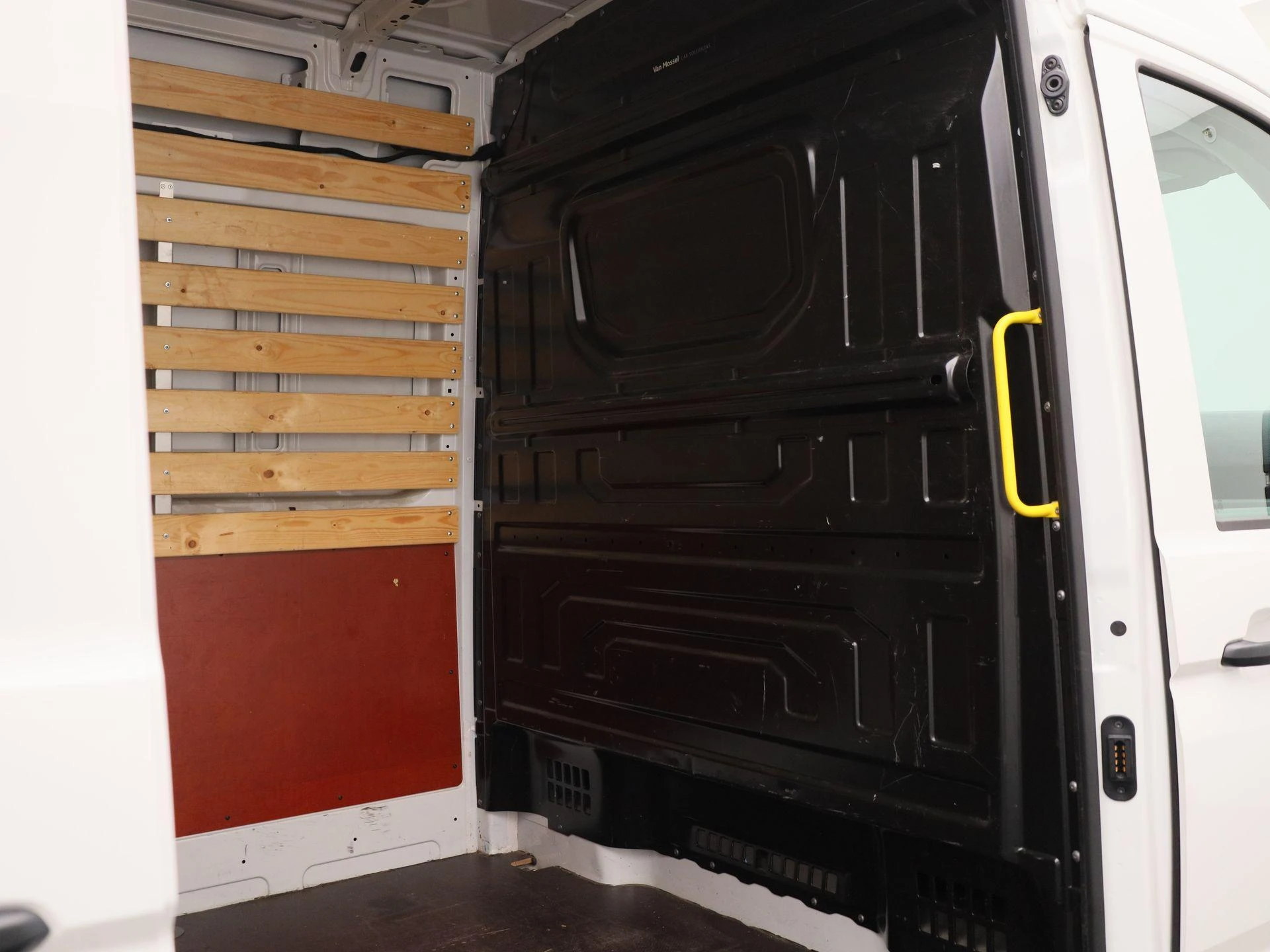 Volkswagen-Crafter-image-13