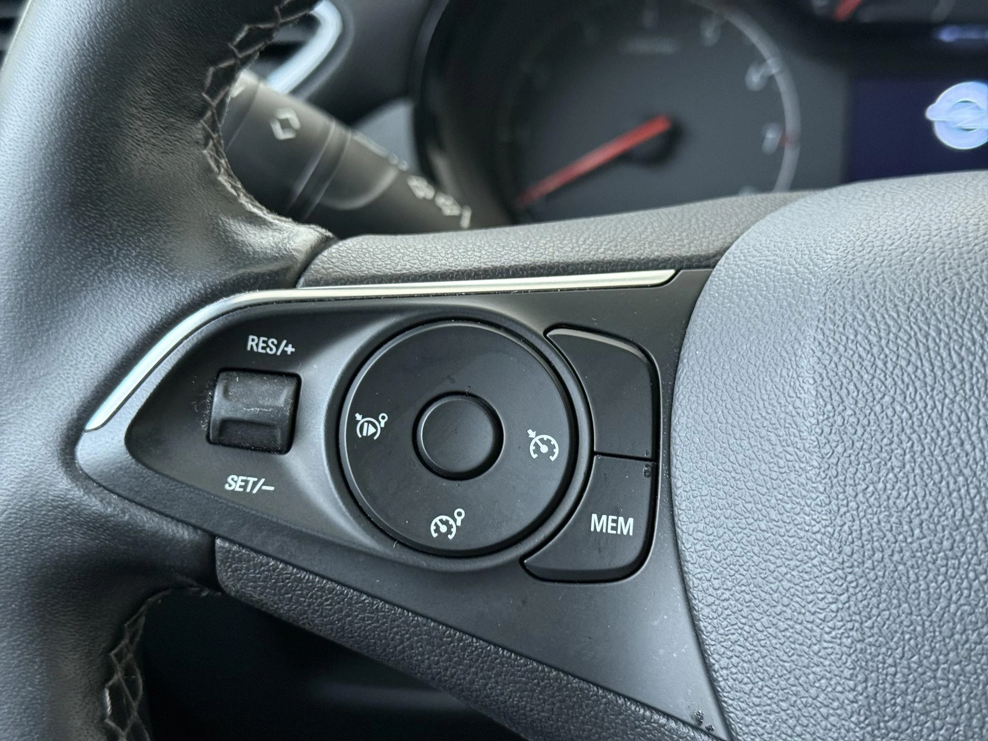 Opel-Crossland X-image-11
