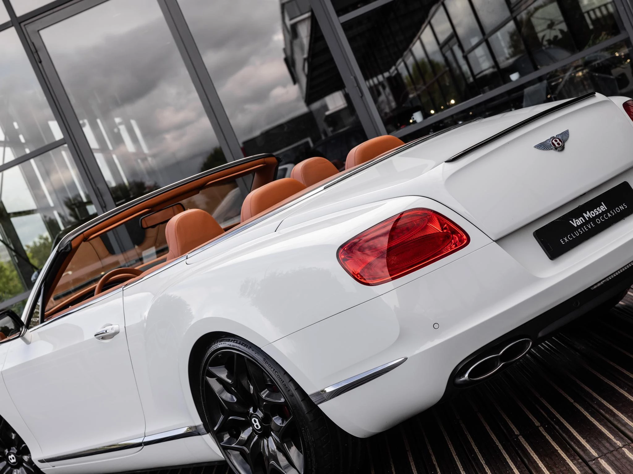 Bentley-Continental GT-image-7