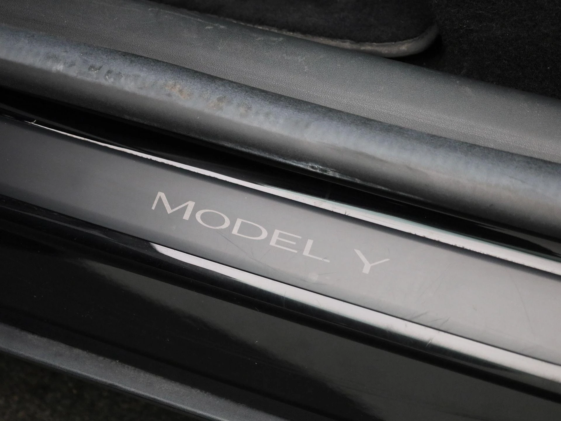 Tesla Model Y Hinterradantrieb RWD