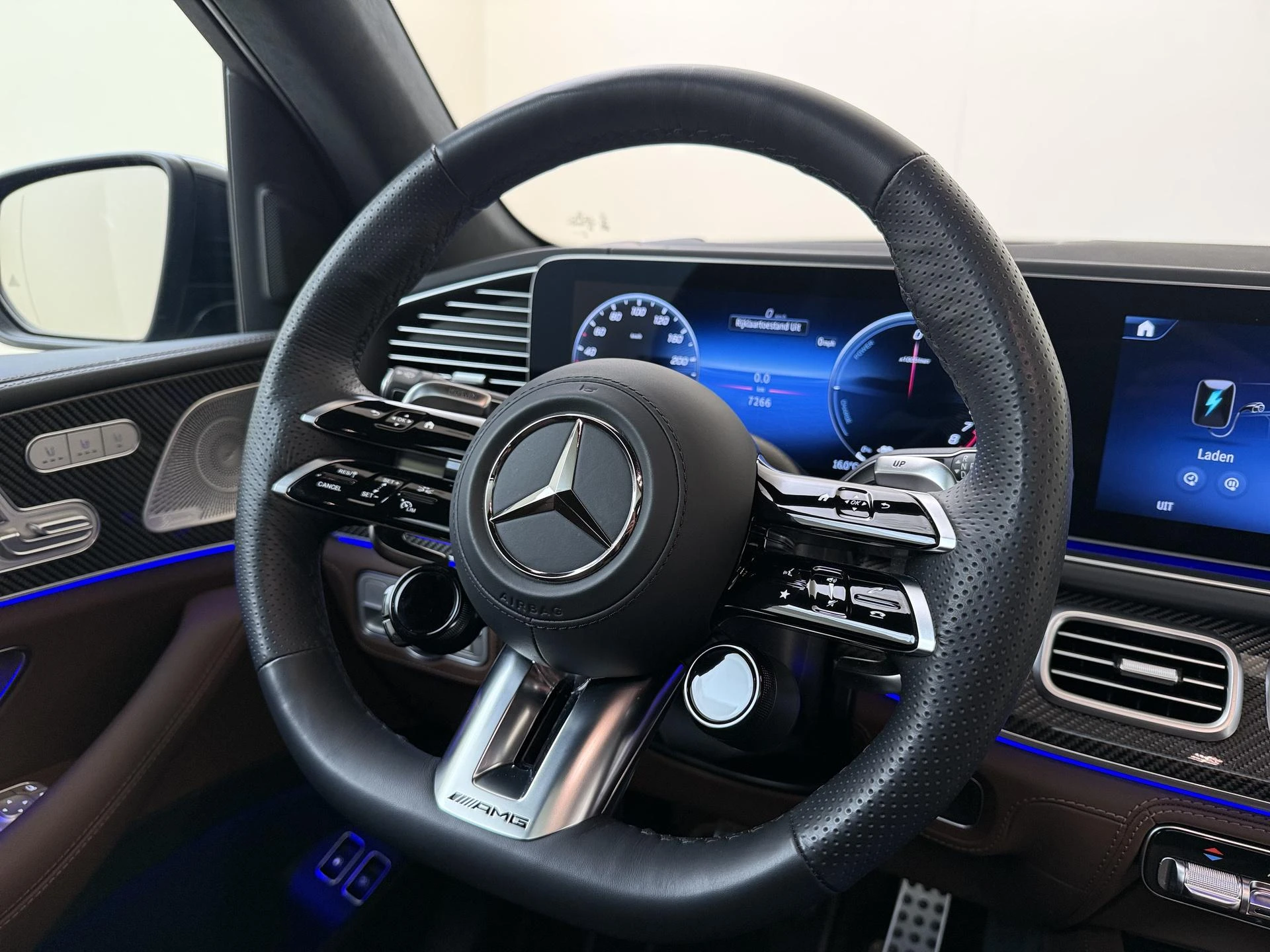 Mercedes-Benz-GLE-image-10