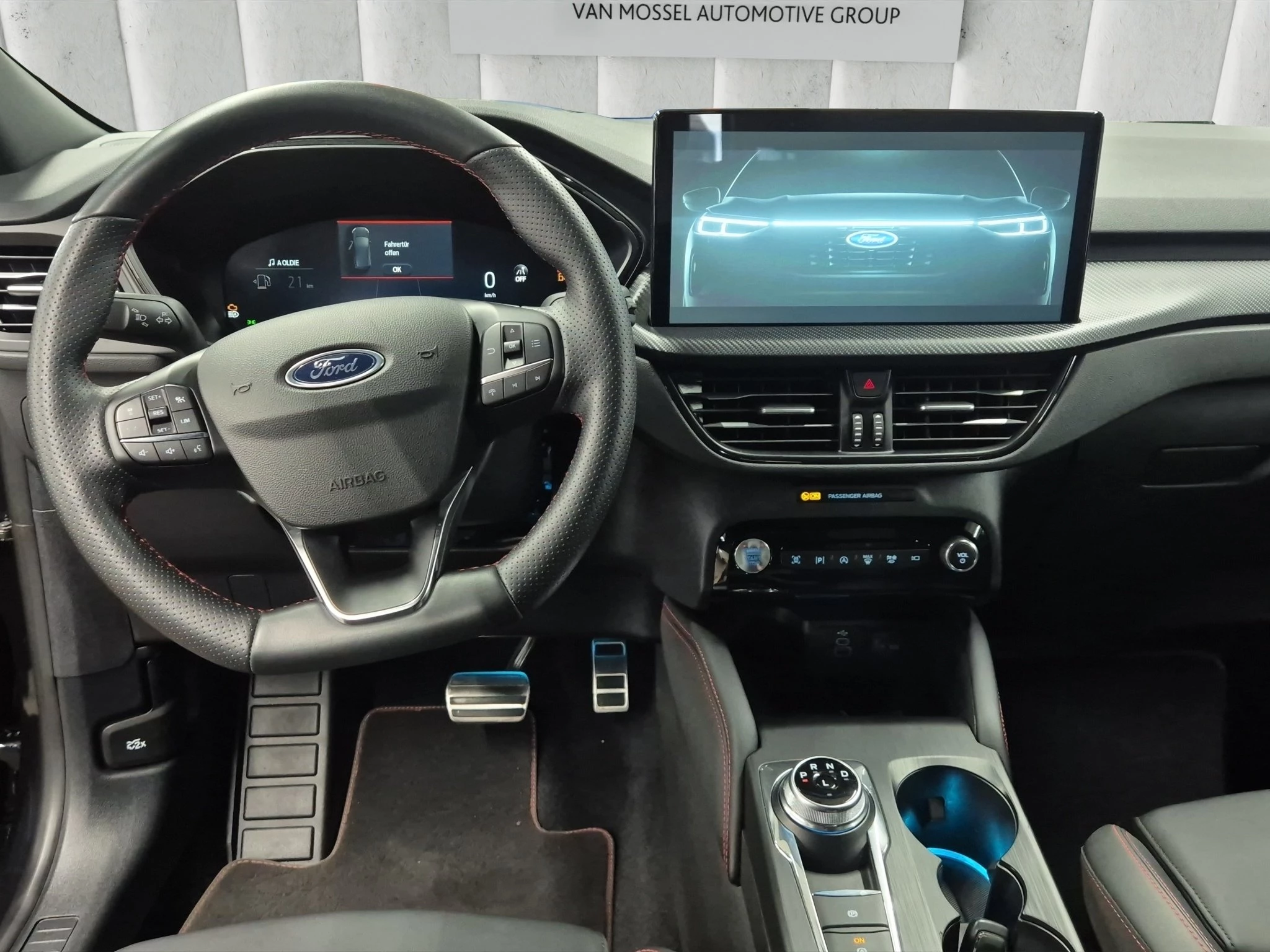Ford Kuga ST-Line X Aut.*PANO*AHK*360GRAD*LED-MATRIX*NAVI*GRA*WINTER-PKT..