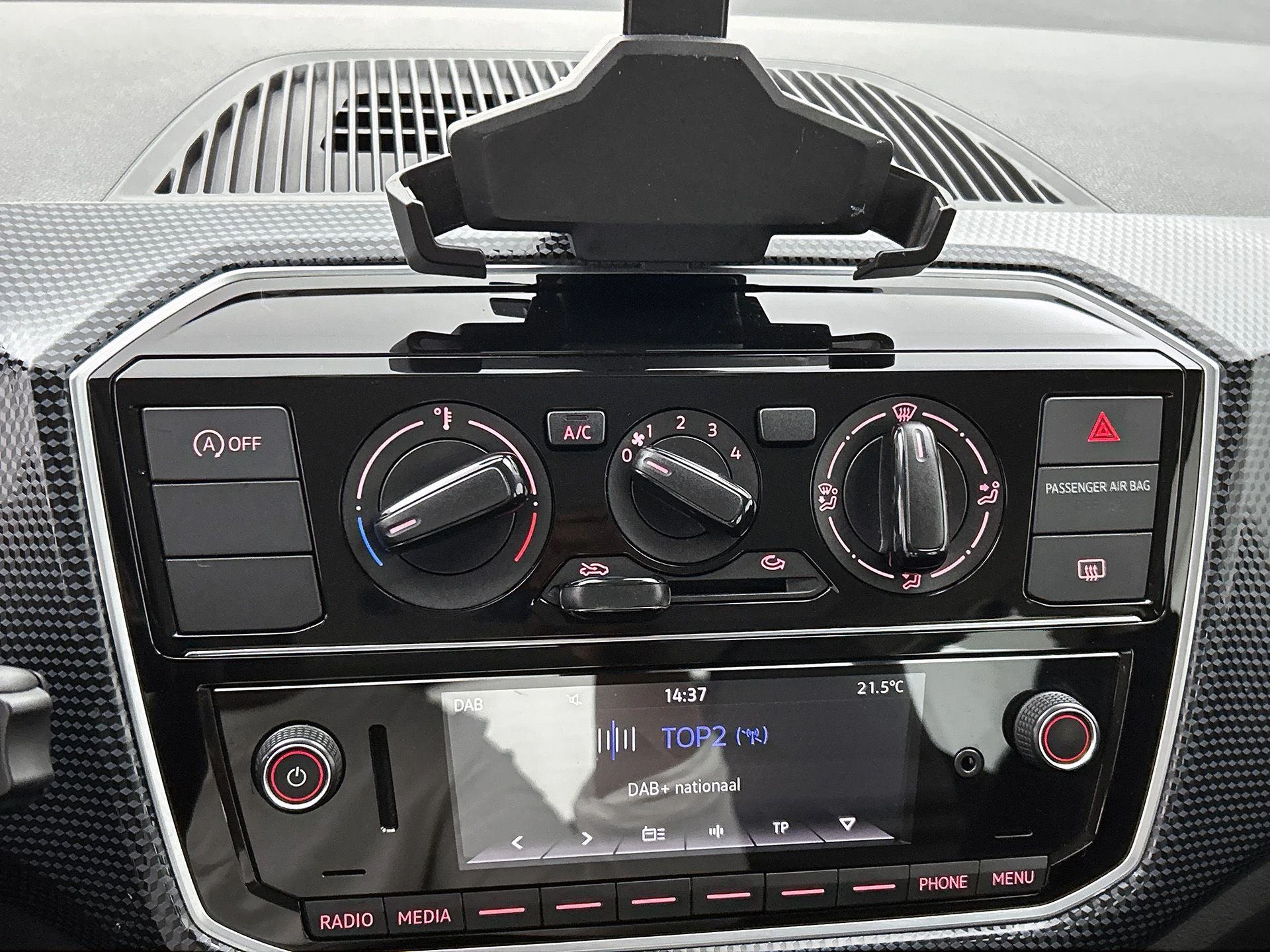 Volkswagen-up!-image-22