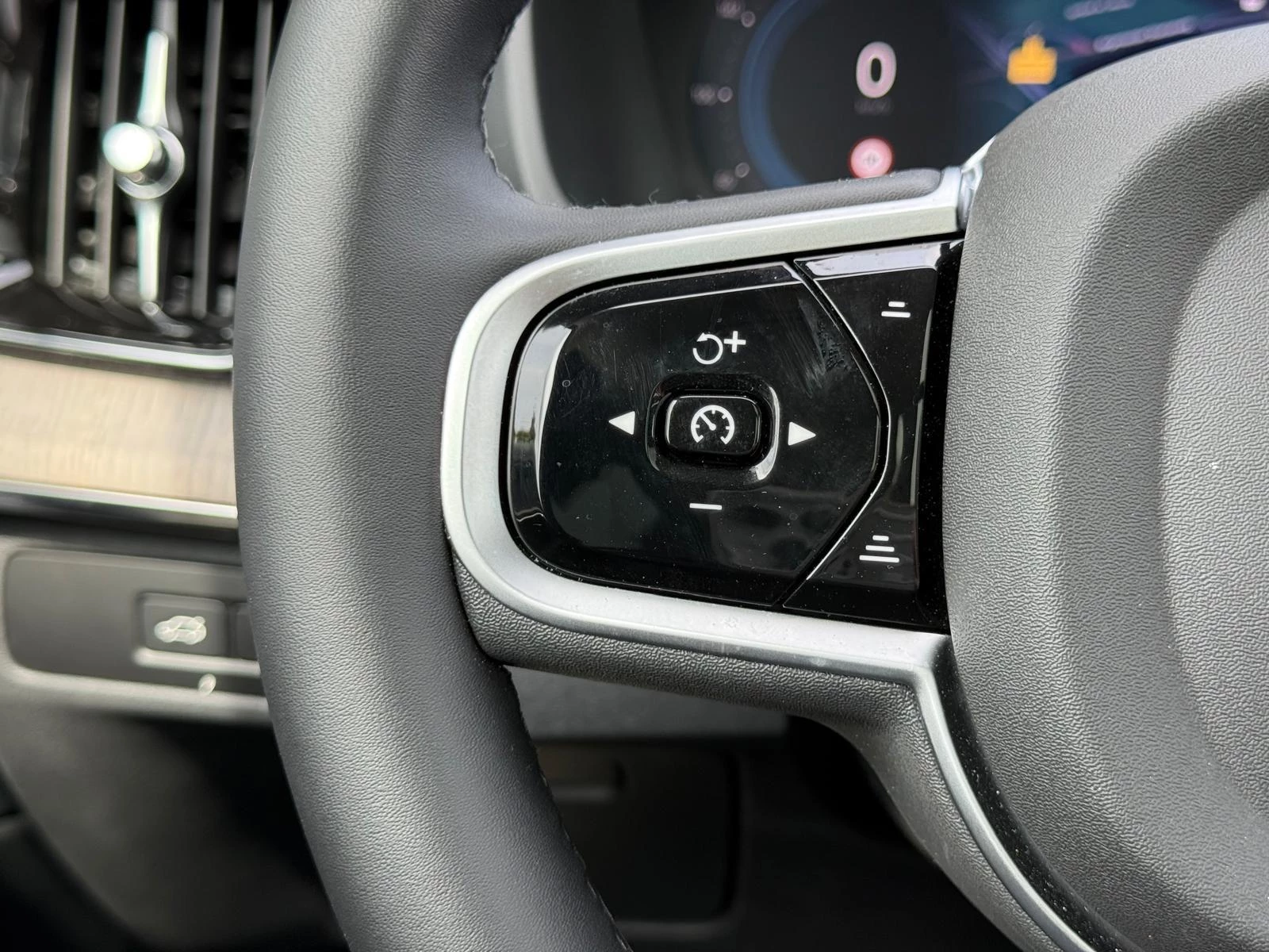 Volvo XC90 T8 Plug-in hybrid AWD Ultra Dark