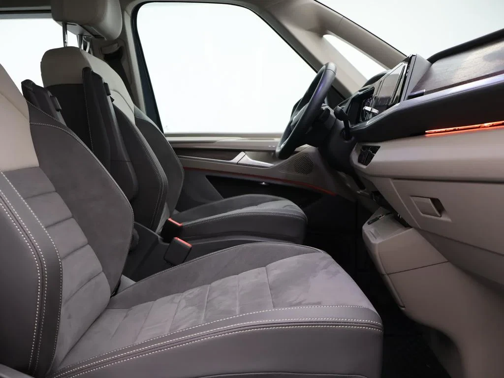 Volkswagen-Multivan-image-9